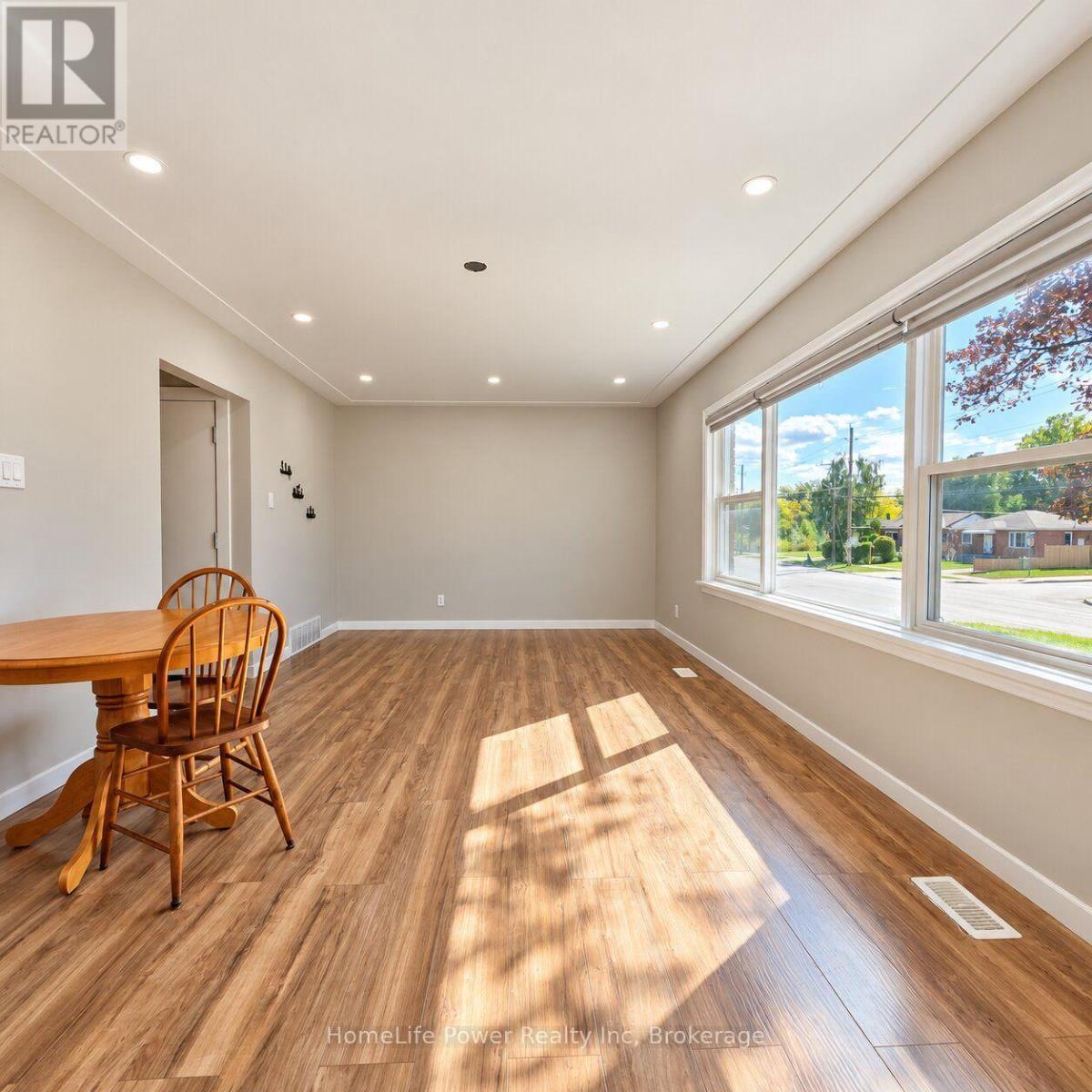2 - 112 Heiman Street Property Photo 4