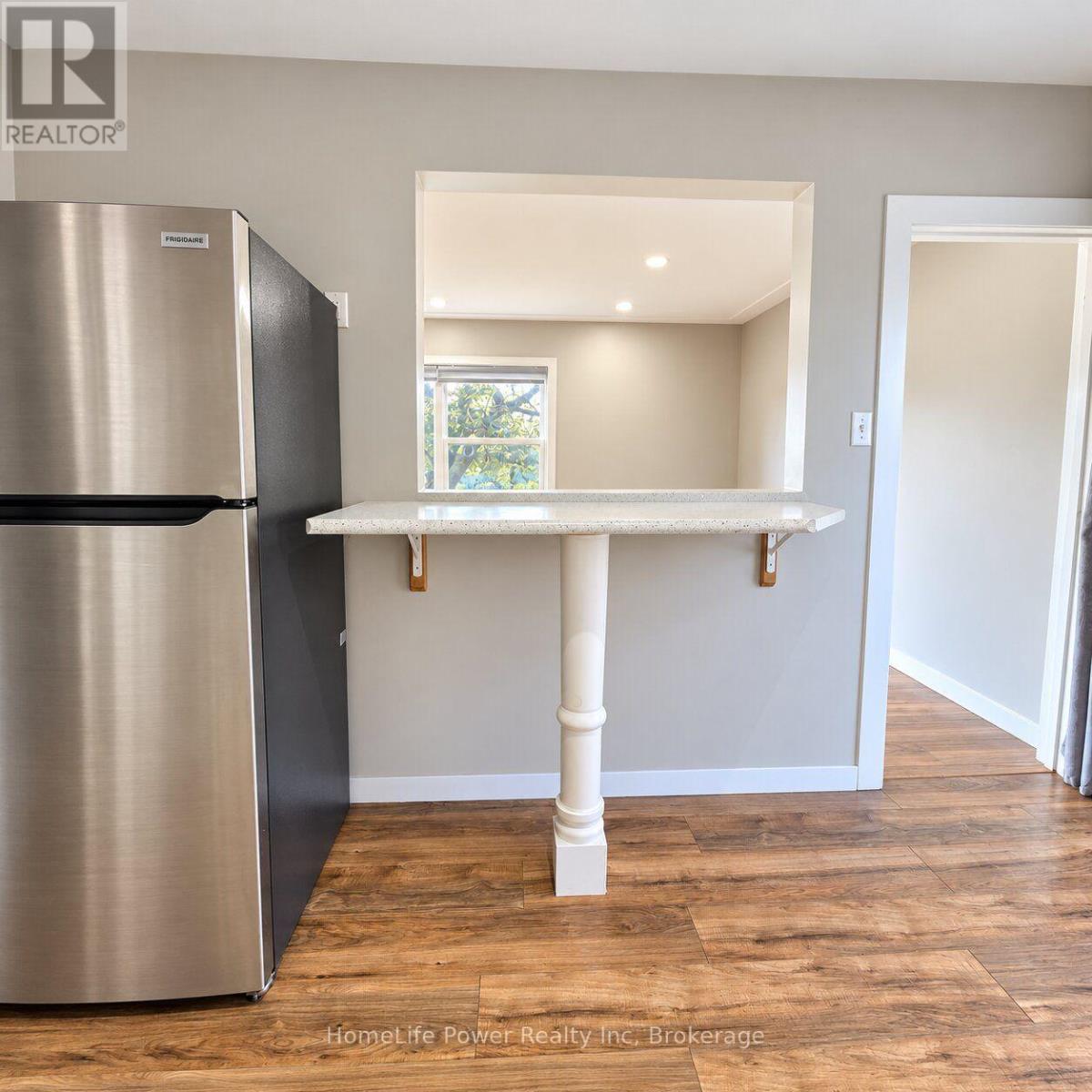 2 - 112 Heiman Street Property Photo 7