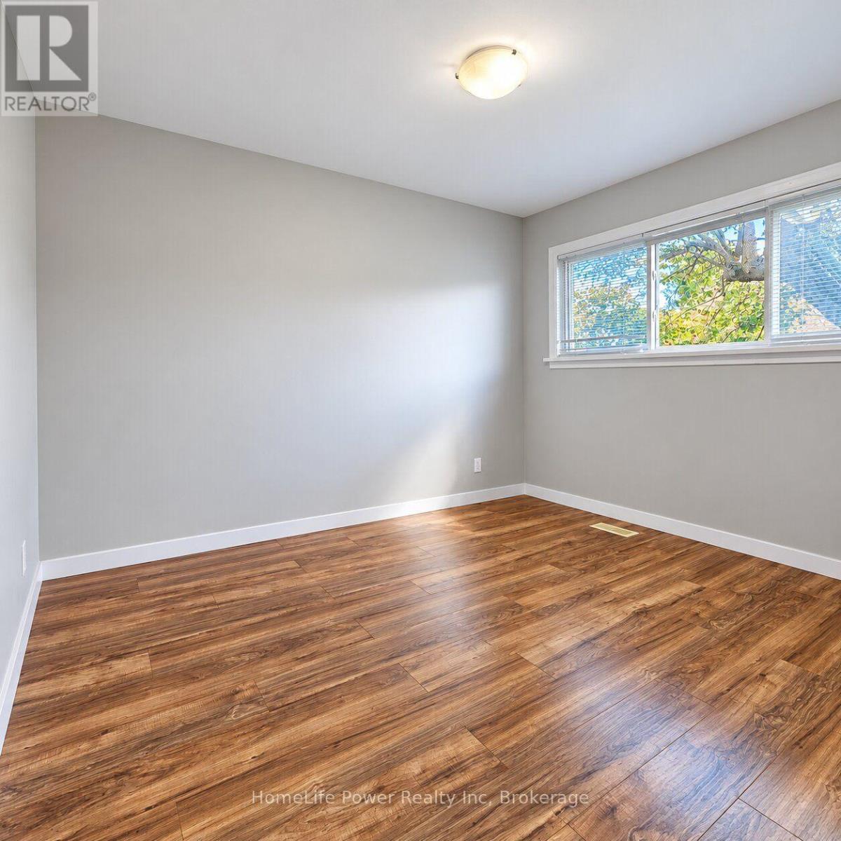 2 - 112 Heiman Street Property Photo 13