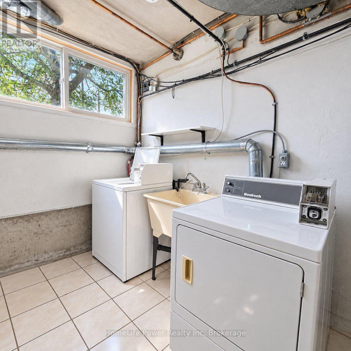 2 - 112 Heiman Street Property Photo 19