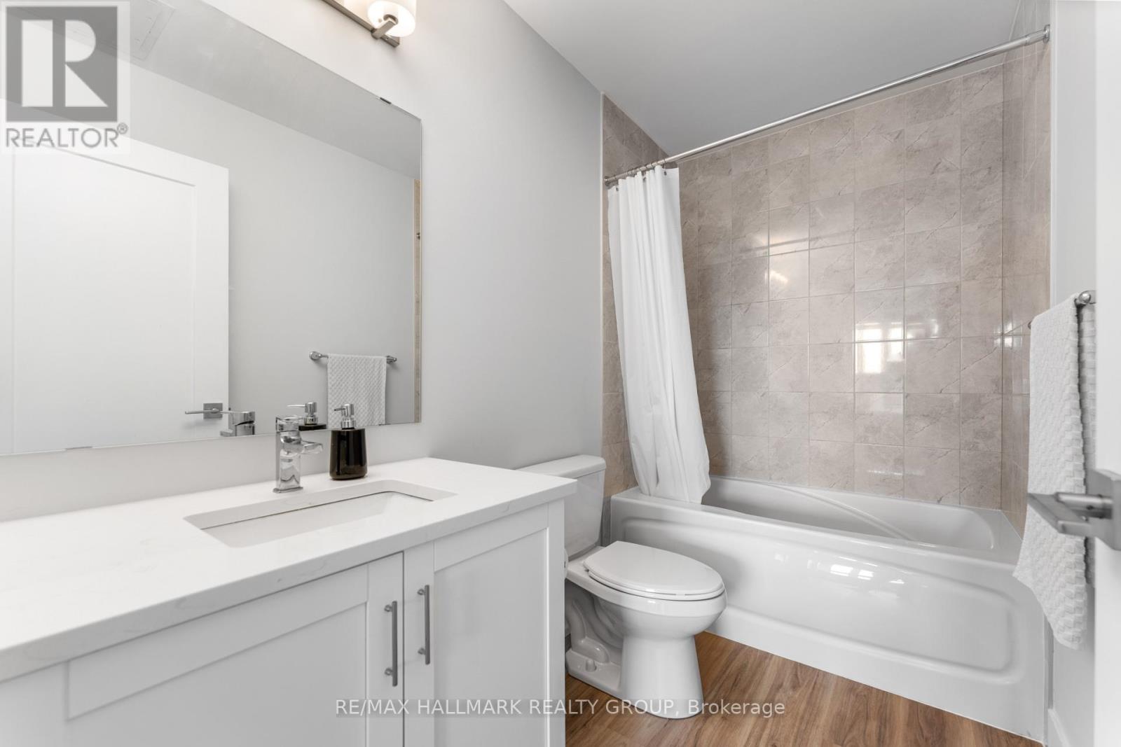 411 - 1350 Hemlock Road Property Photo 14