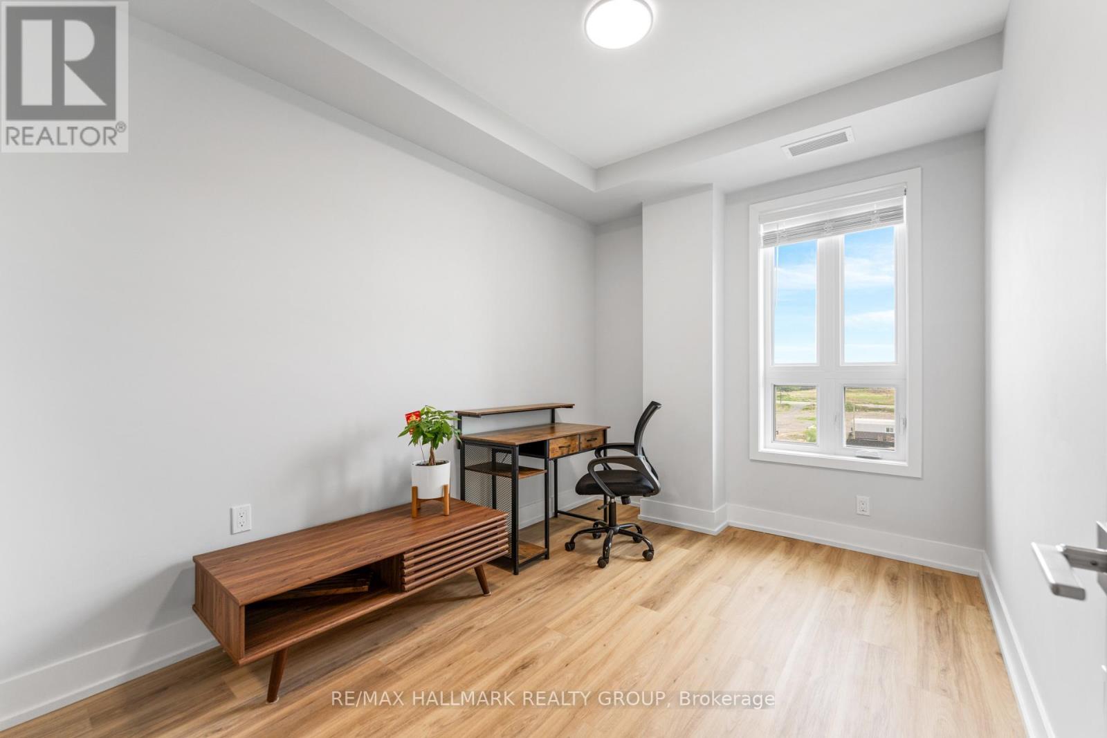 411 - 1350 Hemlock Road Property Photo 15