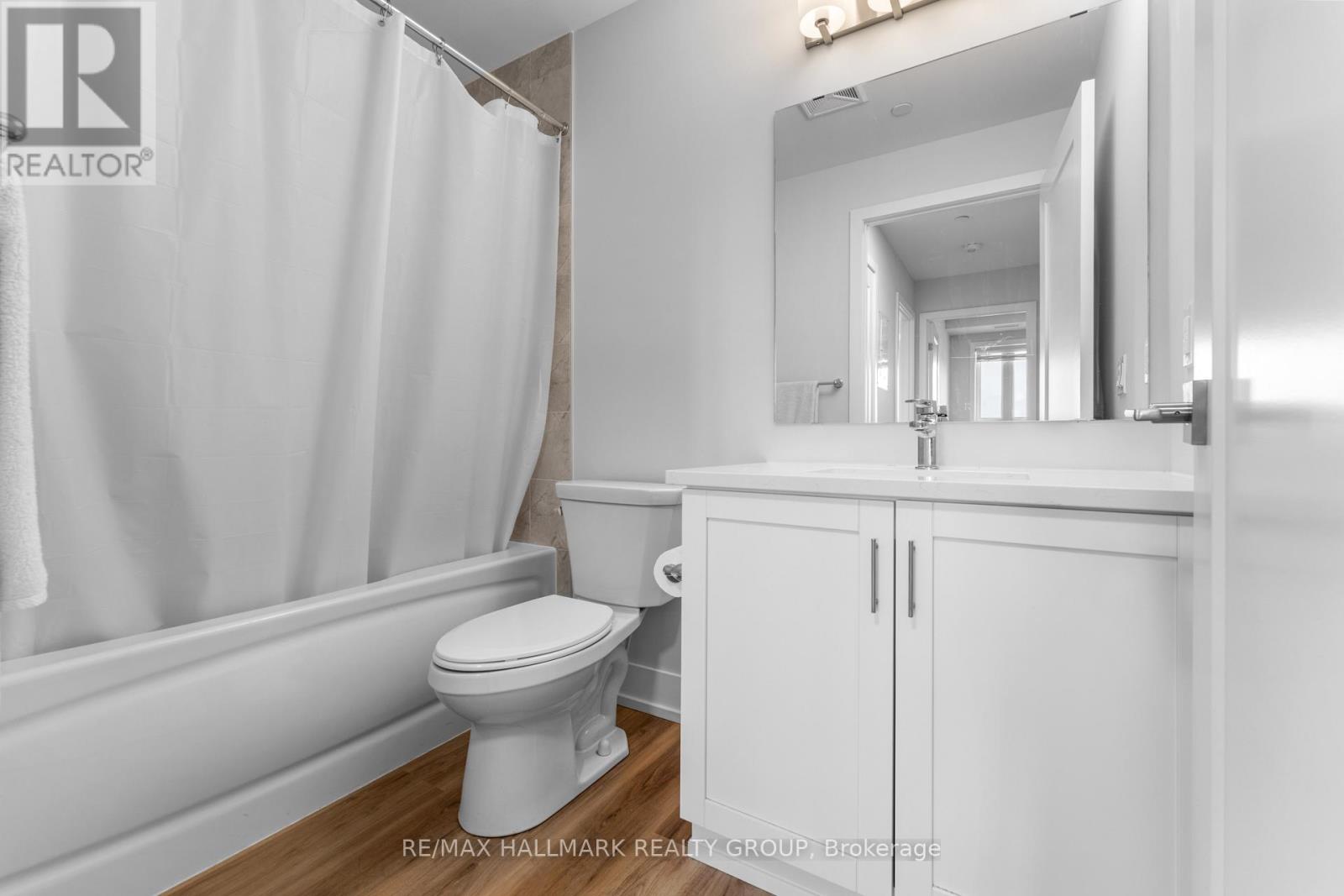 411 - 1350 Hemlock Road Property Photo 17