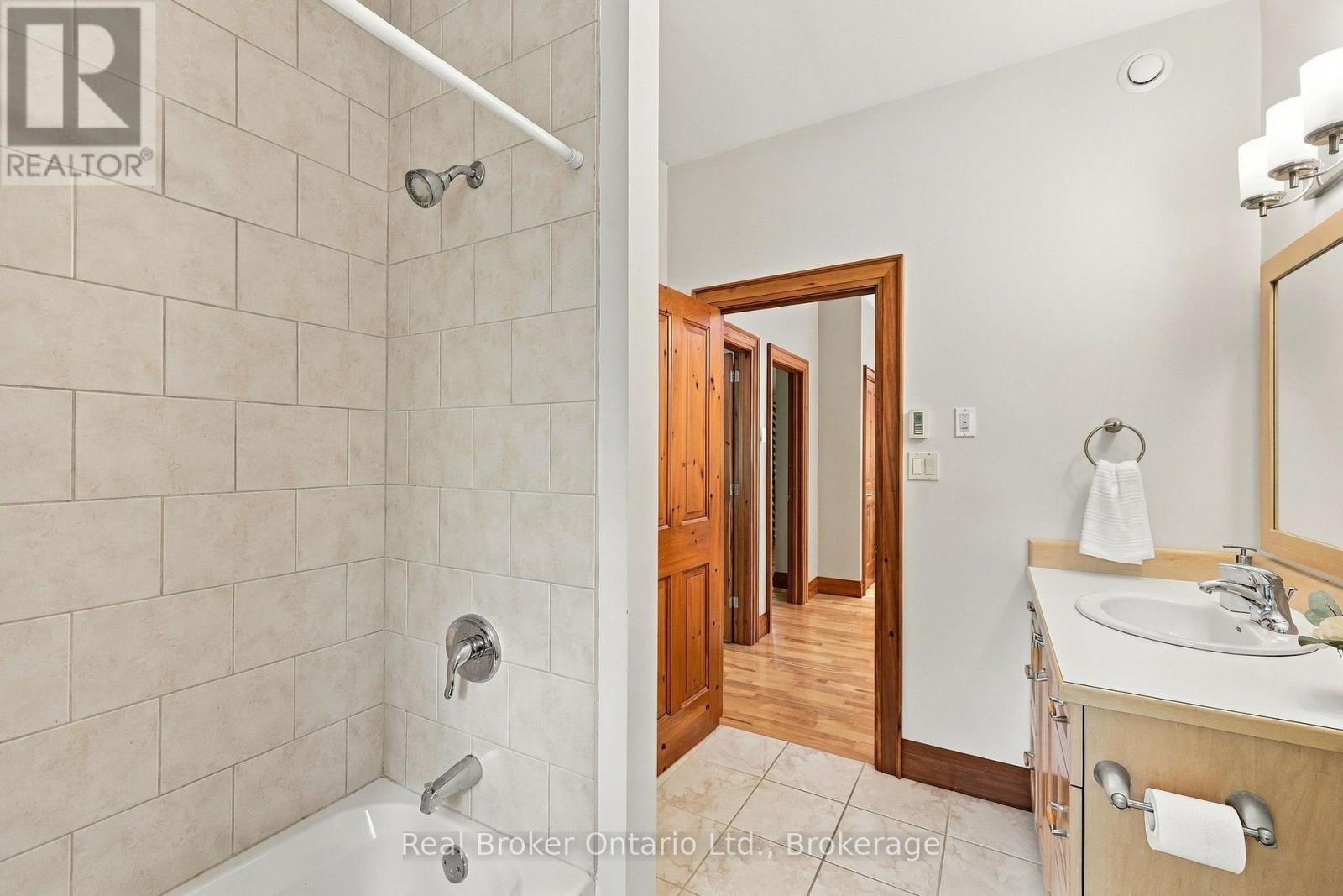 245589 22nd Side Road Property Photo 27