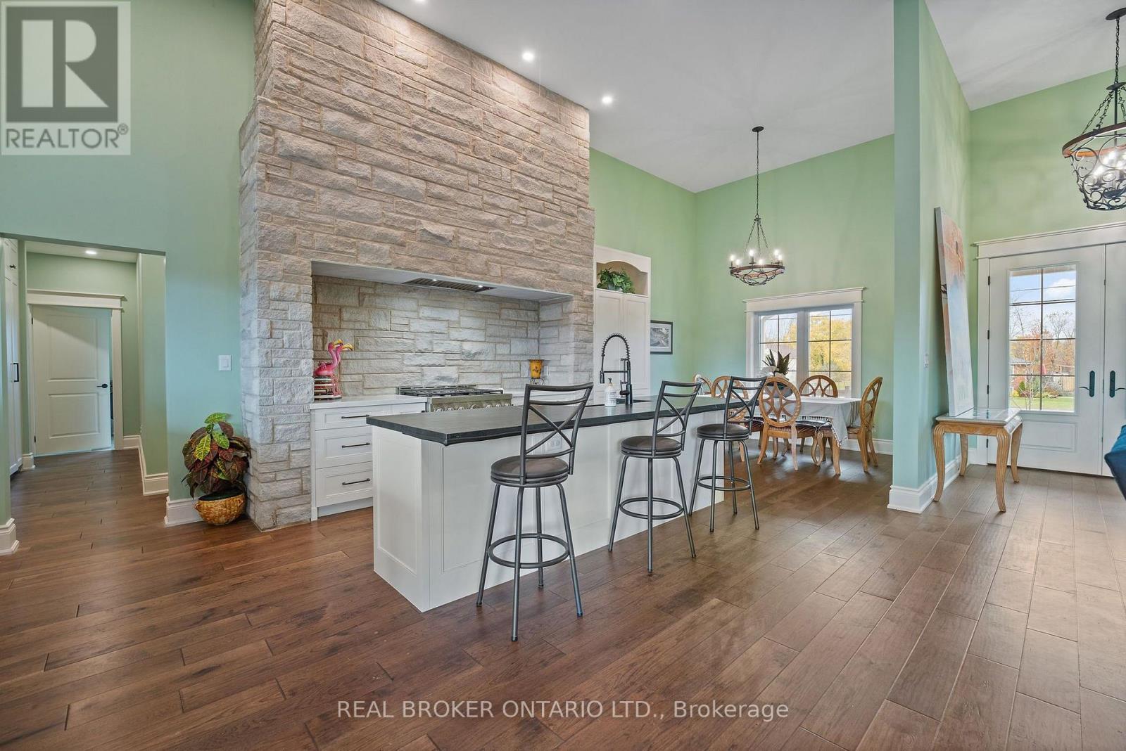 3809 Netherby Road Property Photo 8