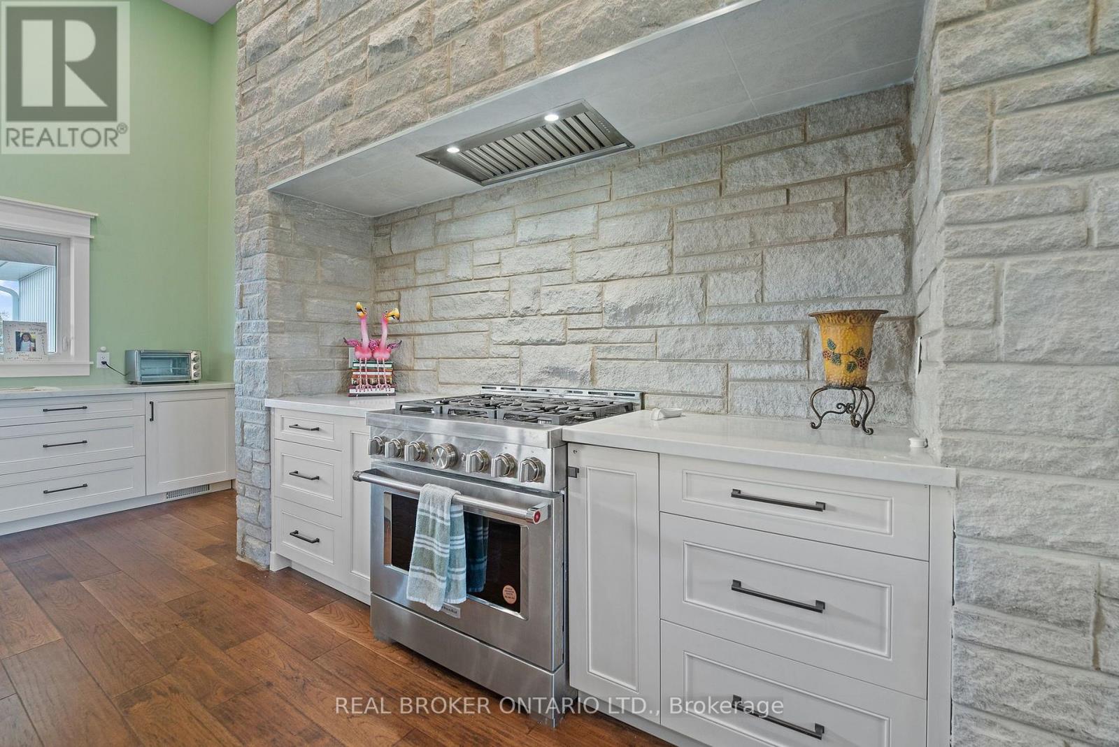 3809 Netherby Road Property Photo 9