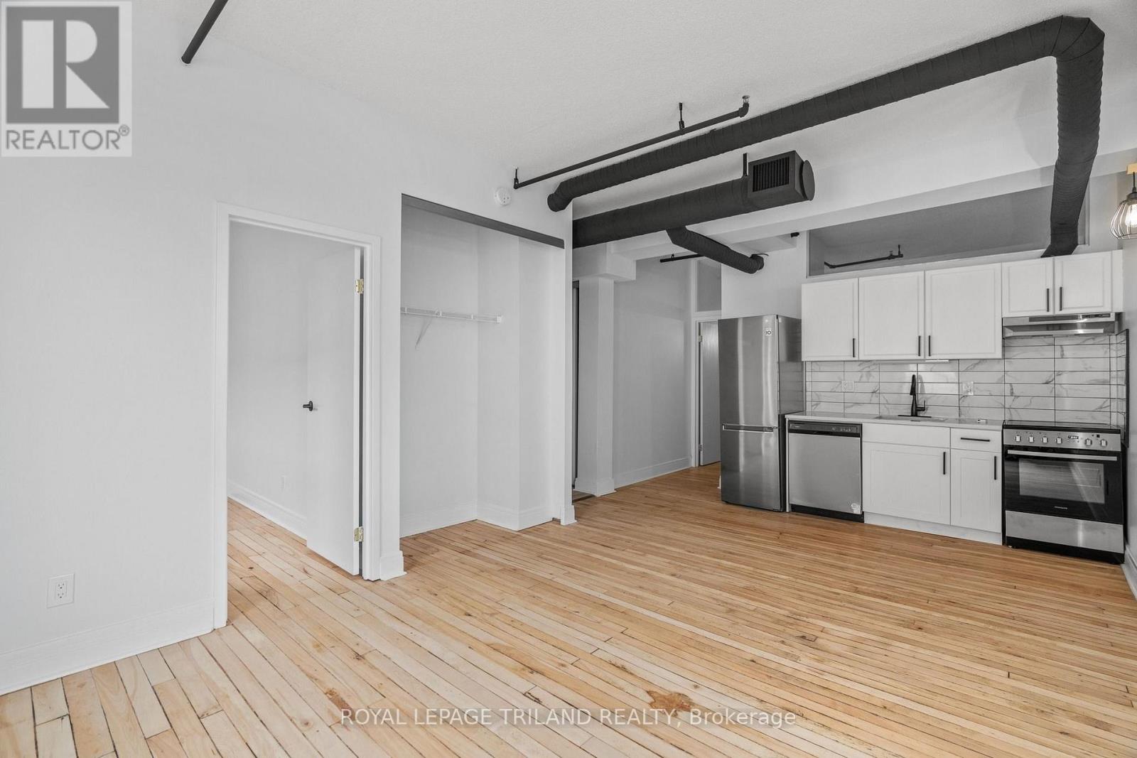 506 - 330 Clarence Street Property Photo 3