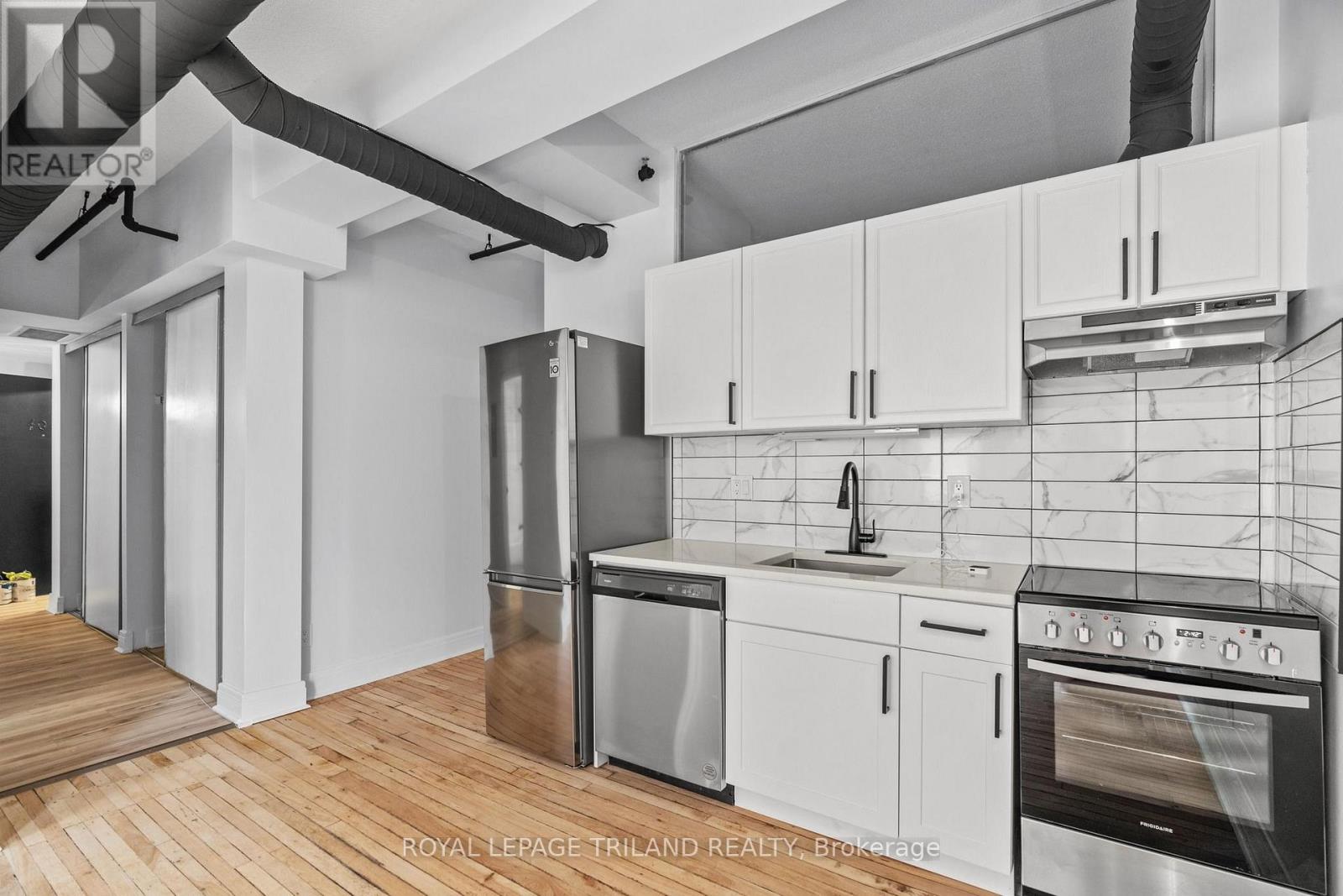 506 - 330 Clarence Street Property Photo 5