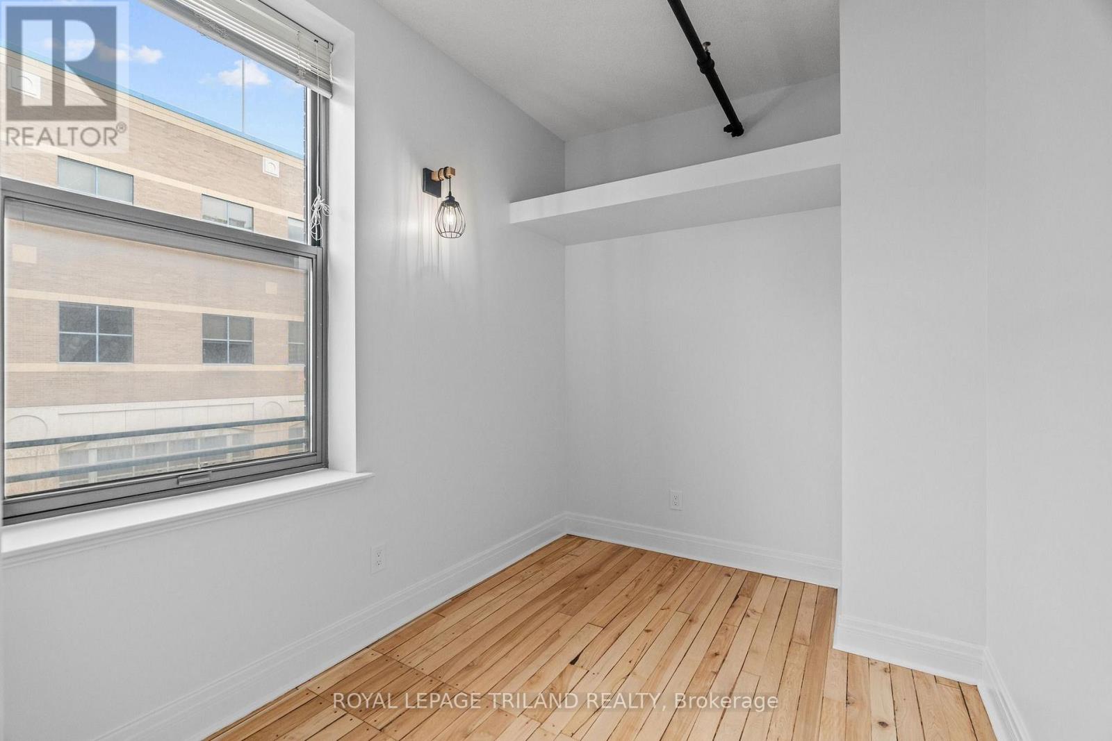 506 - 330 Clarence Street Property Photo 7