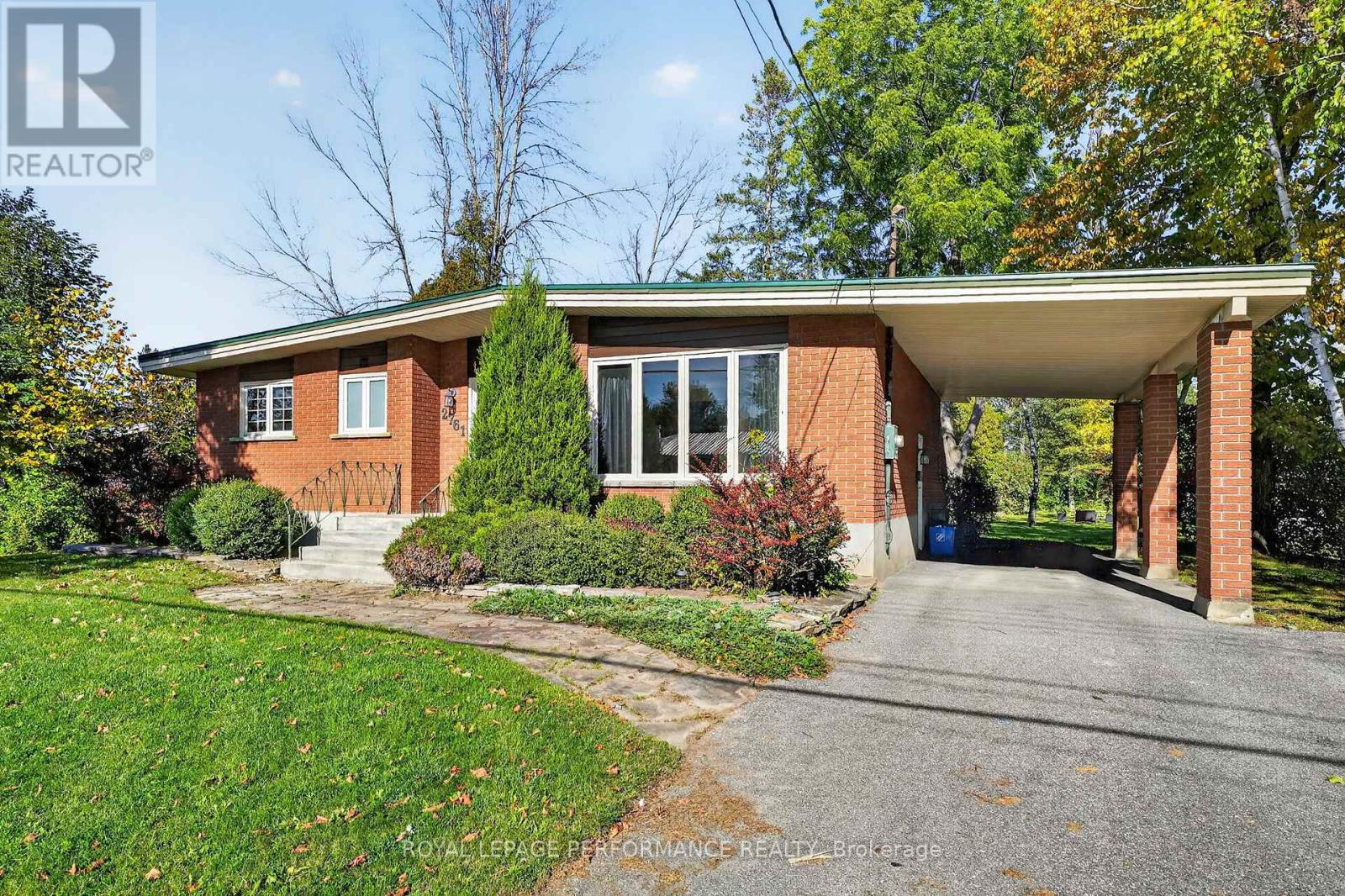 2761 Ross Avenue Property Photo 3