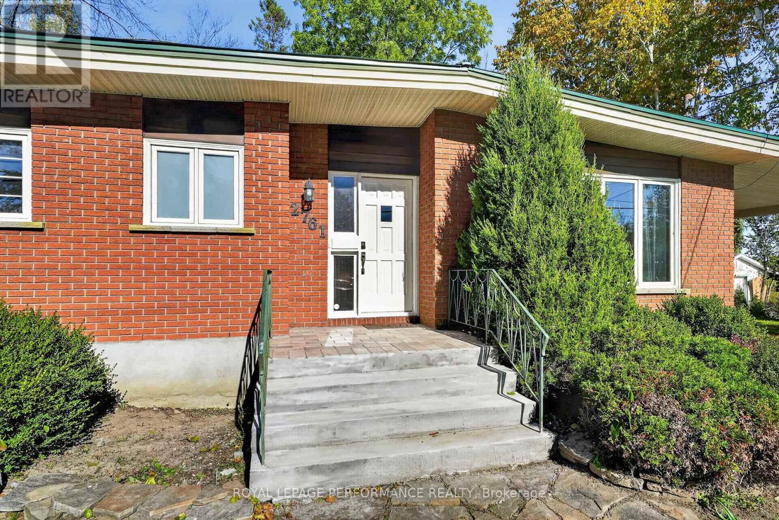 2761 Ross Avenue Property Photo 4