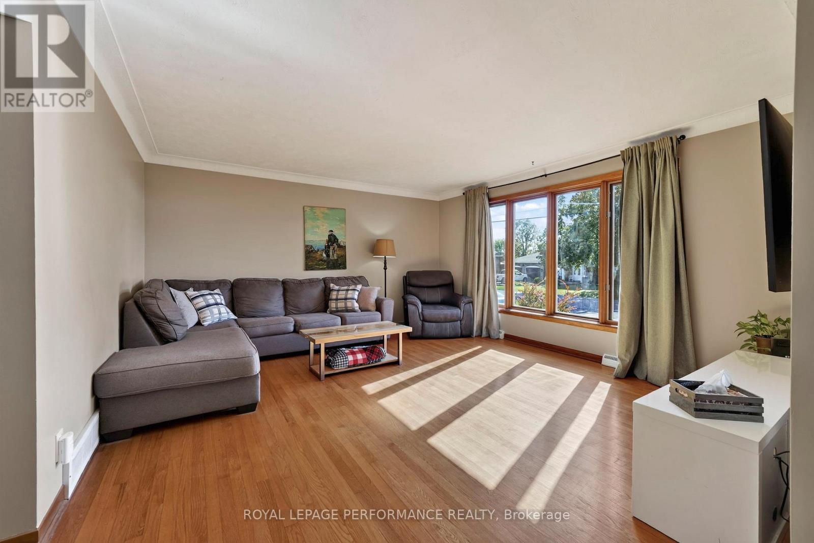 2761 Ross Avenue Property Photo 13