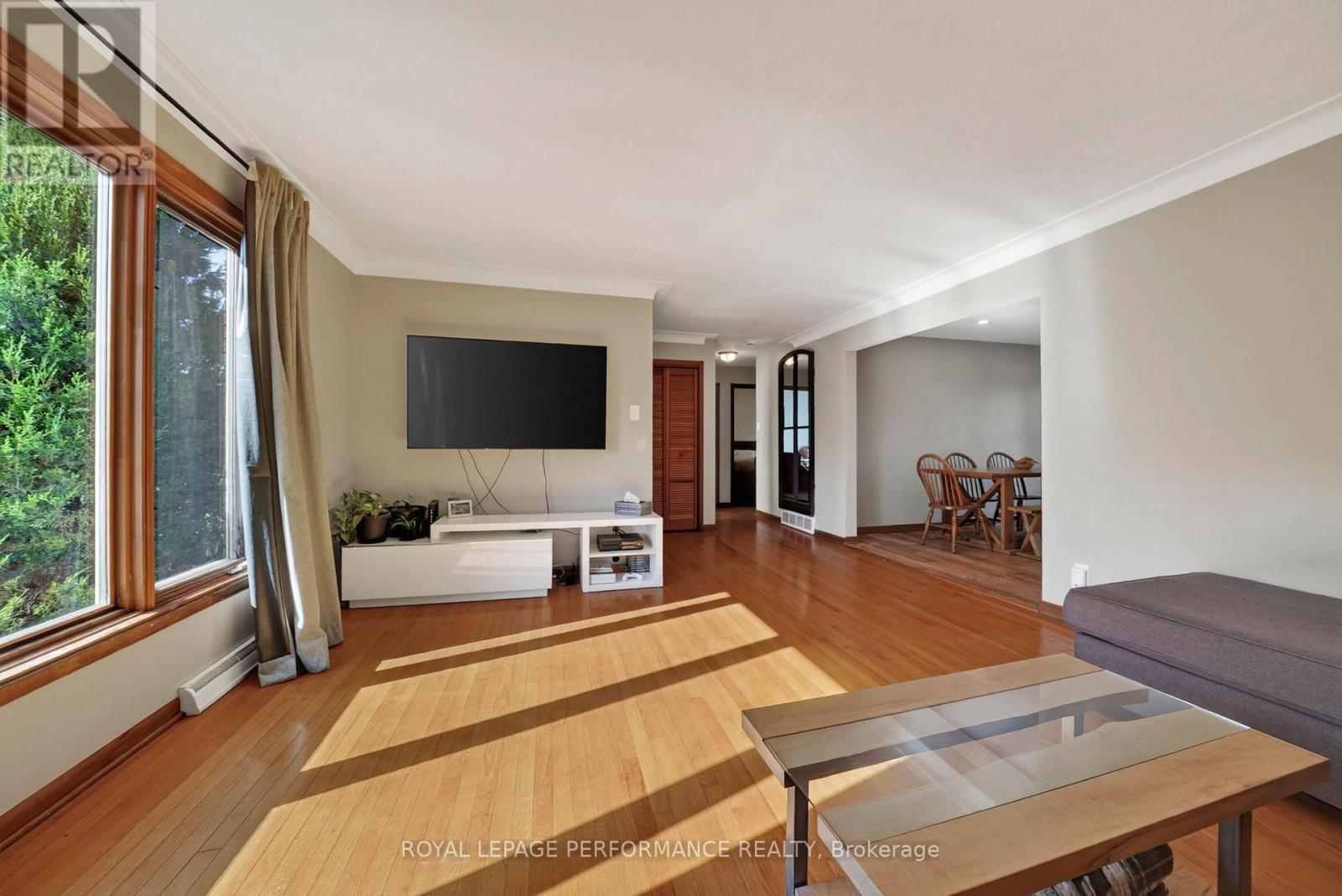 2761 Ross Avenue Property Photo 15