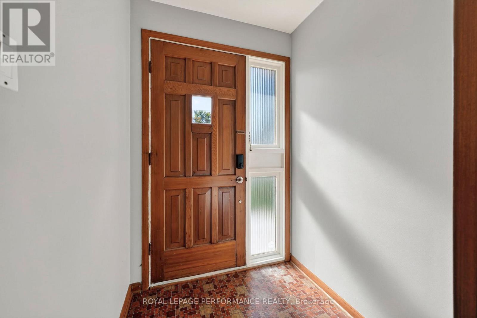 2761 Ross Avenue Property Photo 16