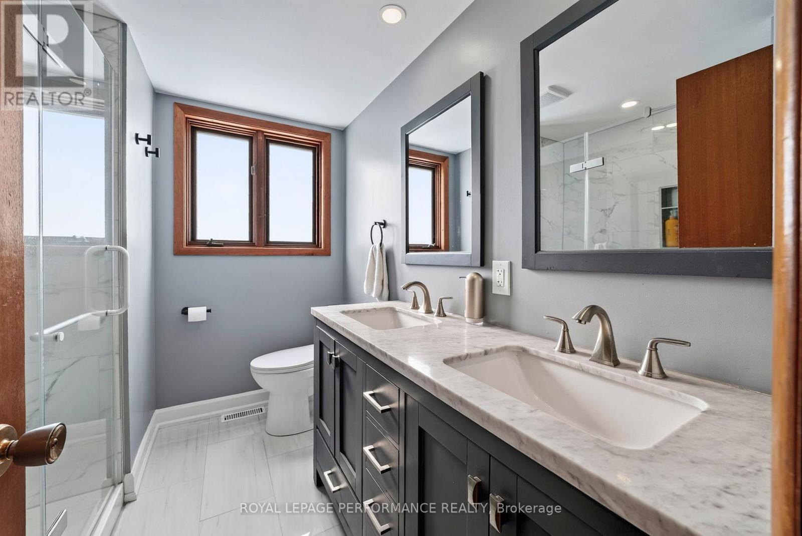 2761 Ross Avenue Property Photo 17