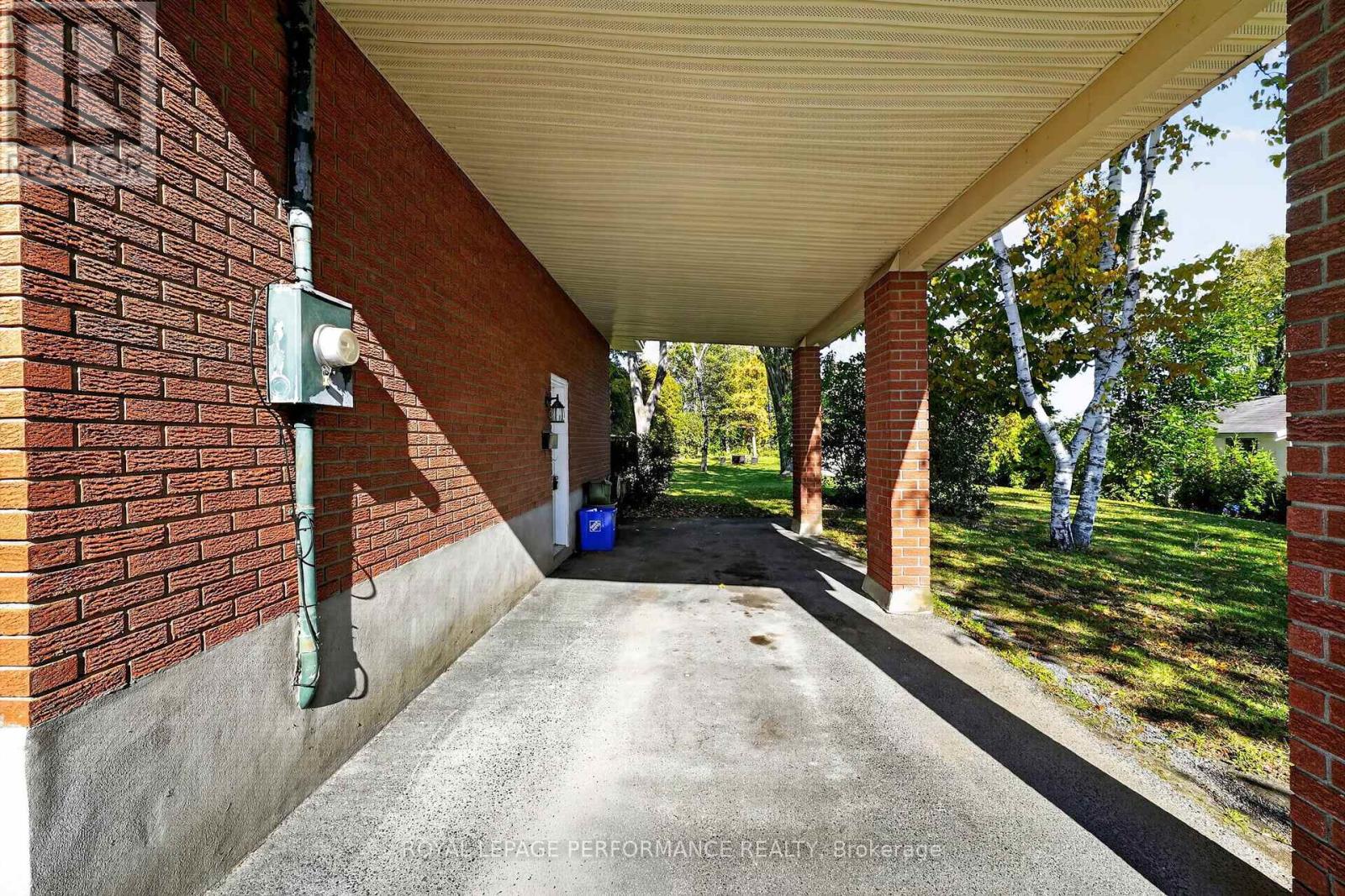 2761 Ross Avenue Property Photo 35