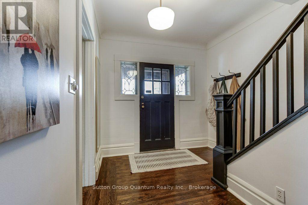 43 Rosslyn Avenue S Property Photo 5