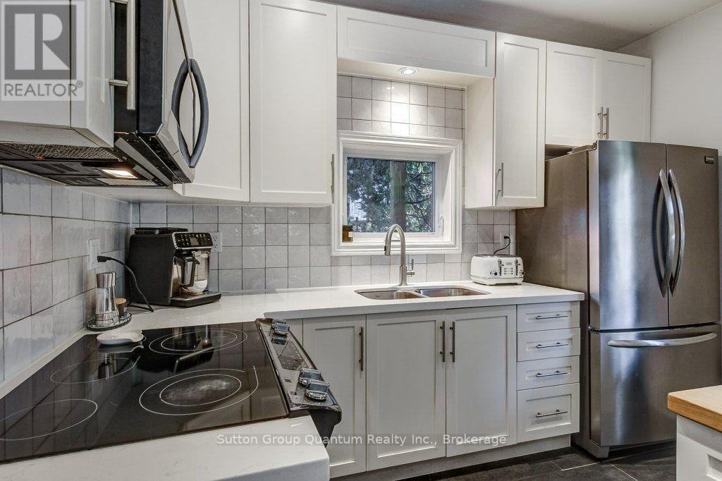 43 Rosslyn Avenue S Property Photo 19