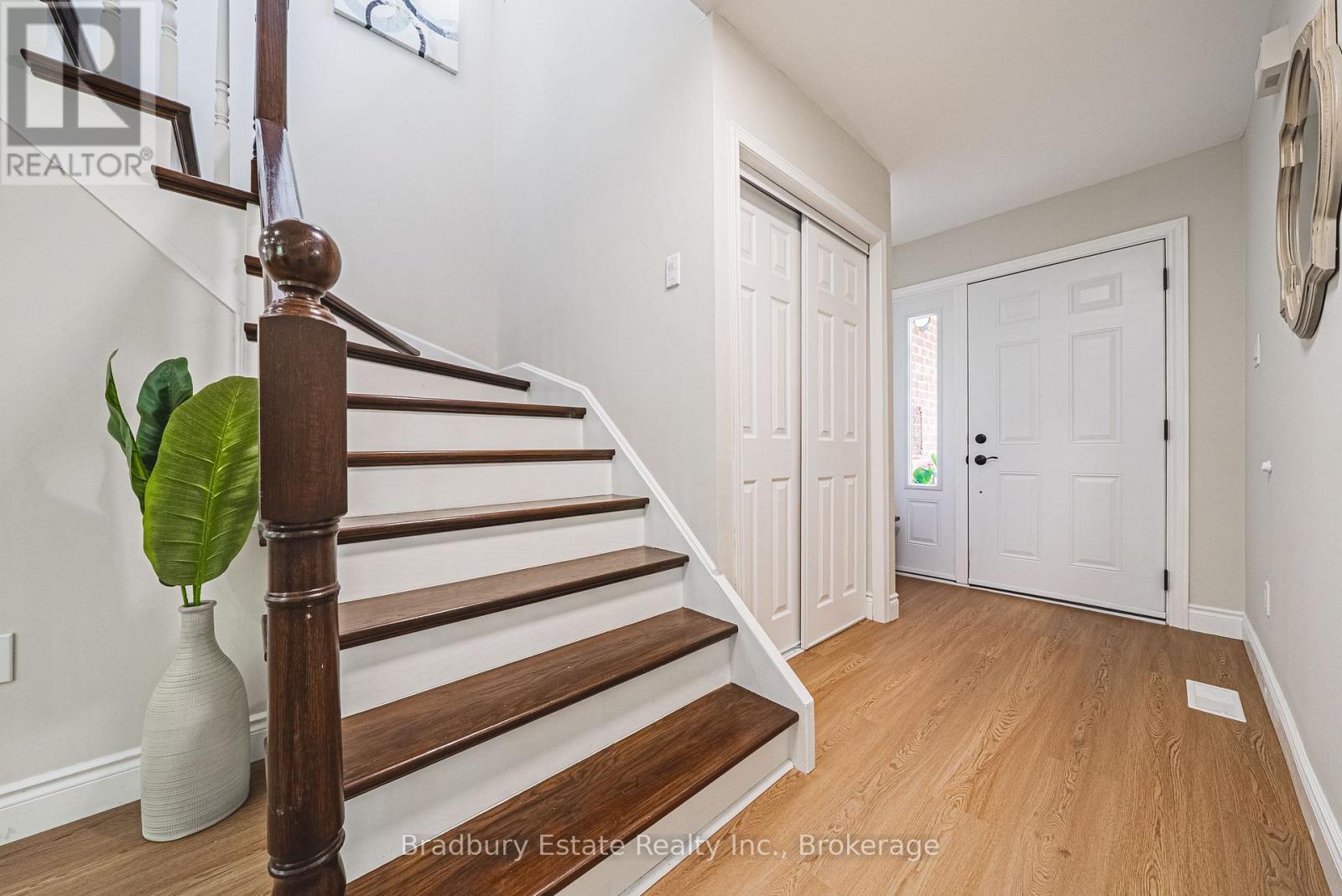 100 Chudleigh Street Property Photo 15