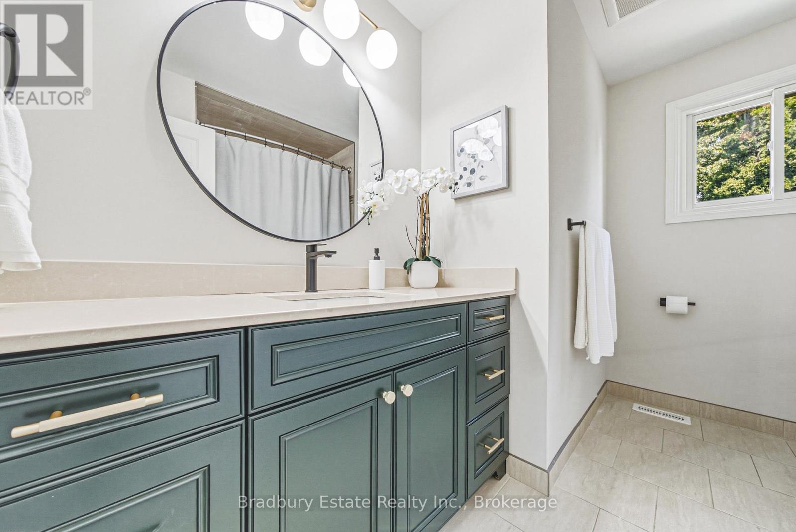 100 Chudleigh Street Property Photo 24