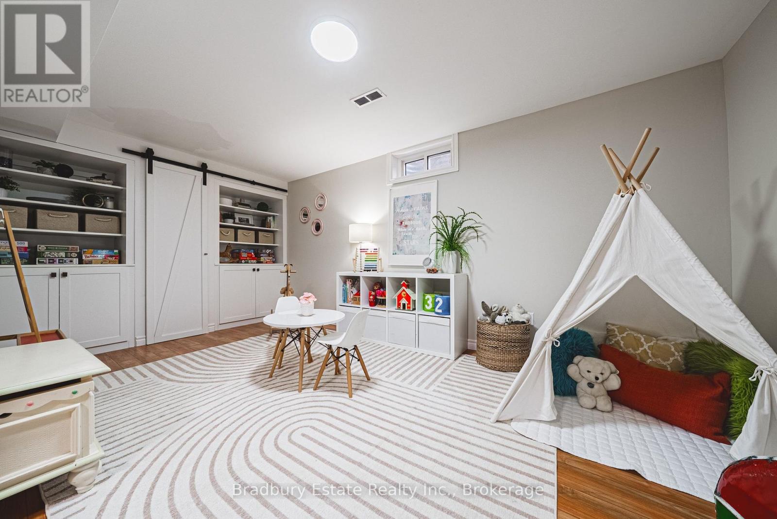 100 Chudleigh Street Property Photo 26