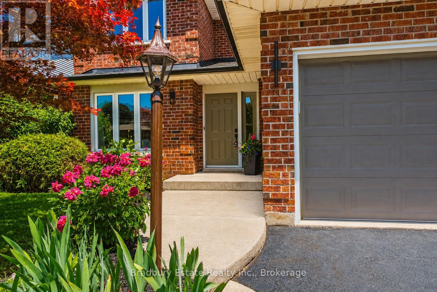 100 Chudleigh Street Property Photo 43