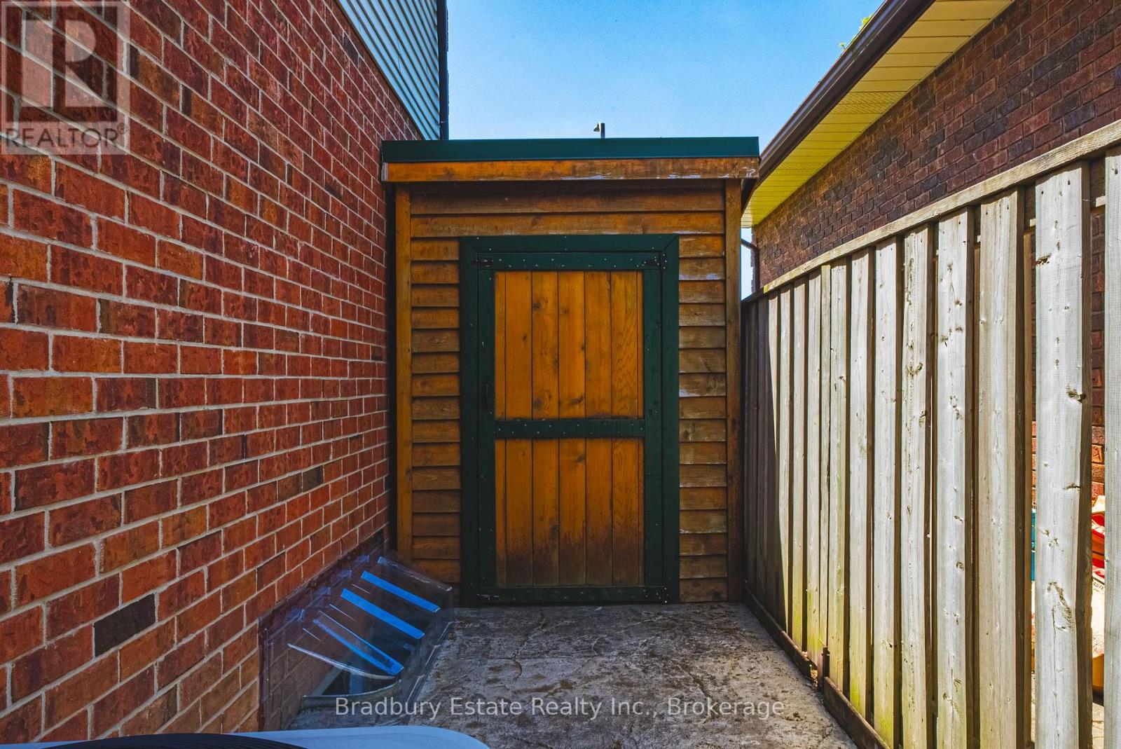 100 Chudleigh Street Property Photo 45