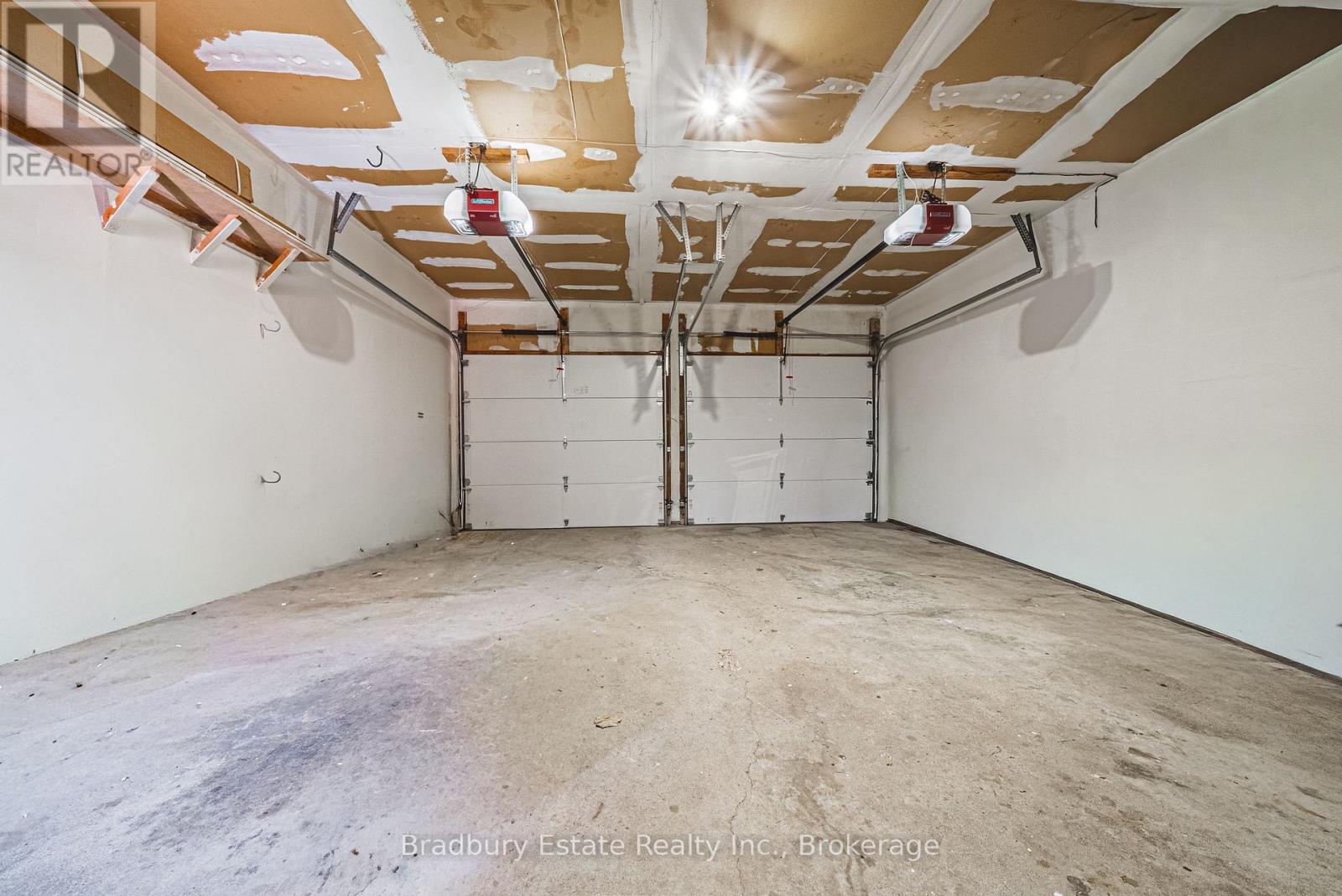 100 Chudleigh Street Property Photo 49