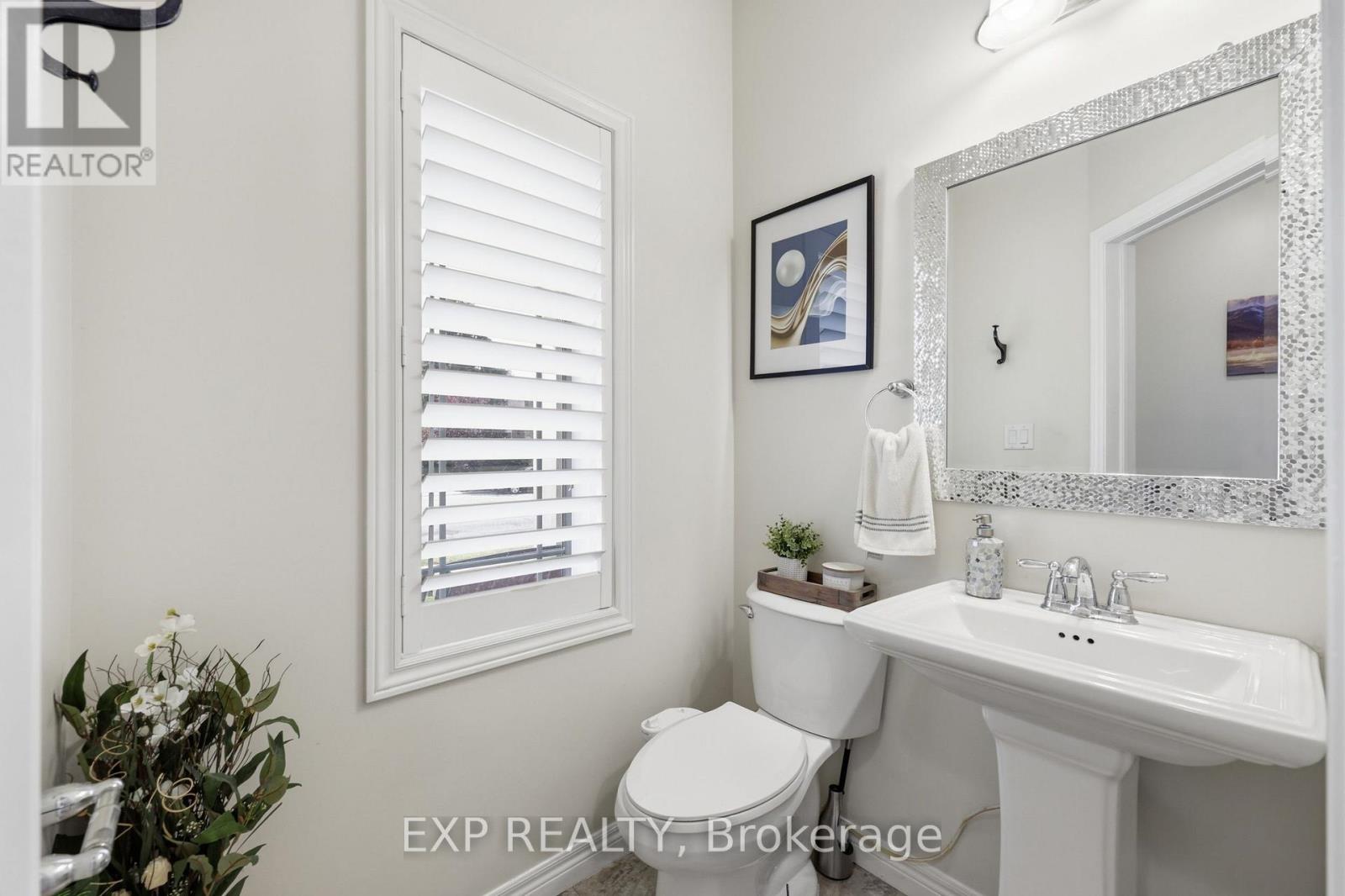 665 Greenhill Avenue E Property Photo 7