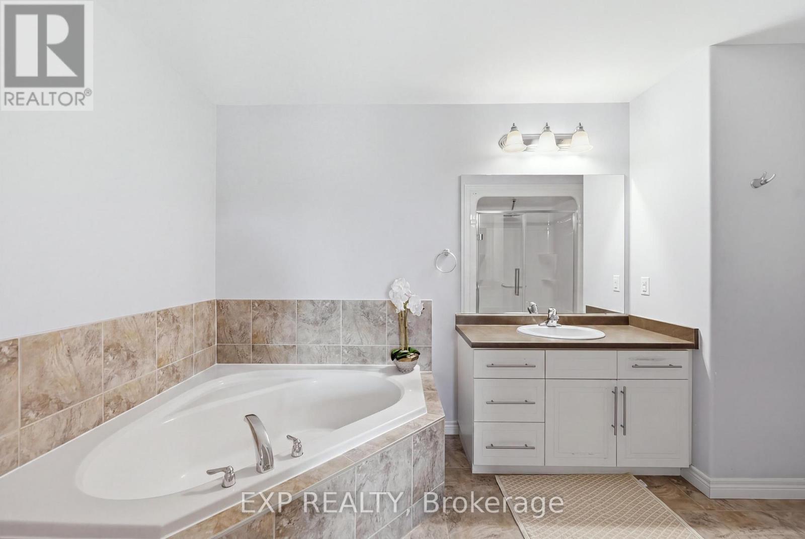 665 Greenhill Avenue E Property Photo 23