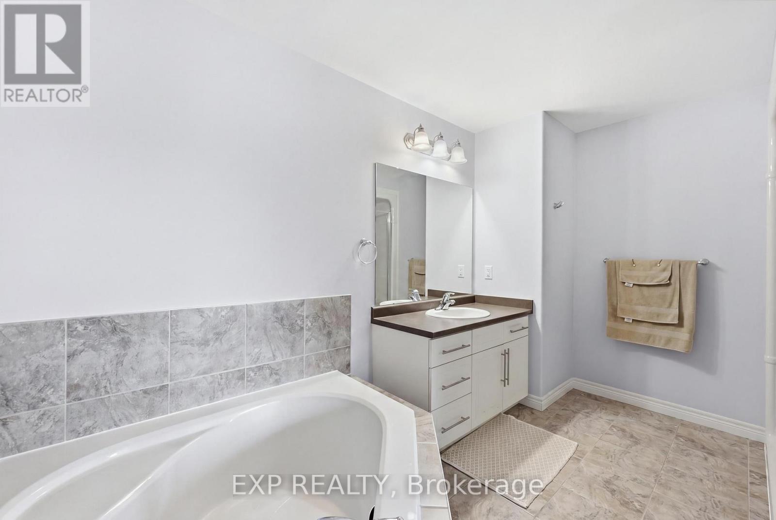 665 Greenhill Avenue E Property Photo 25