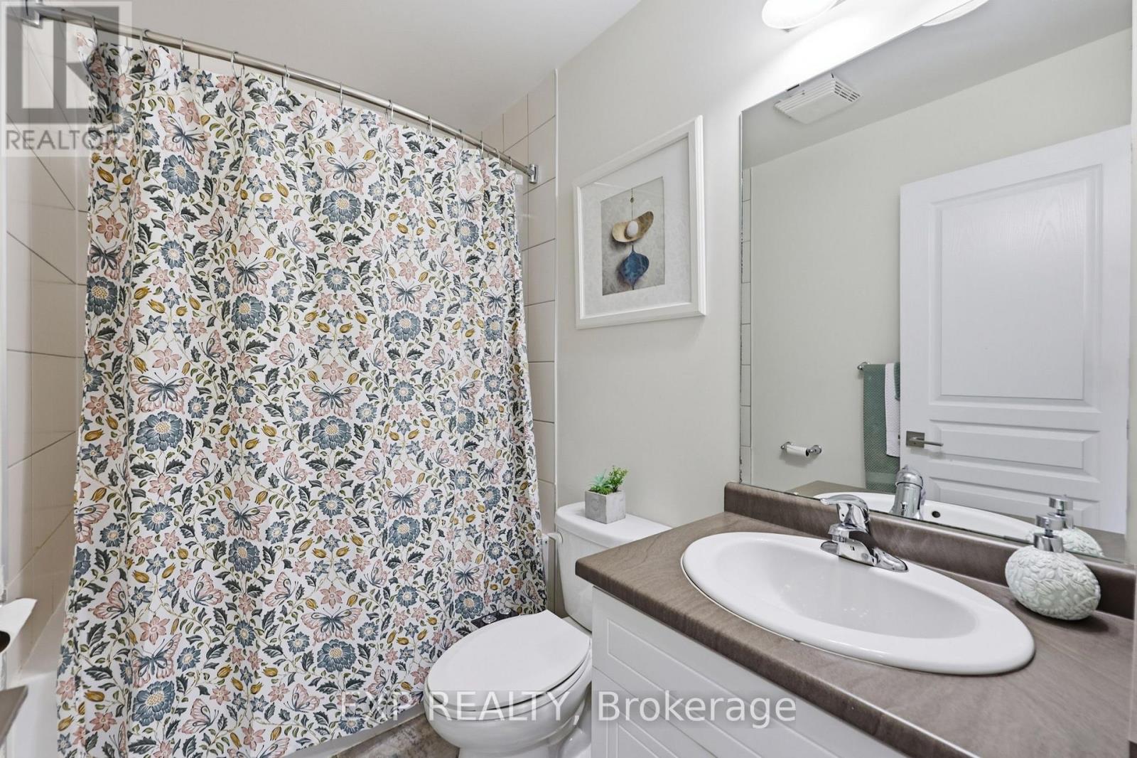 665 Greenhill Avenue E Property Photo 28