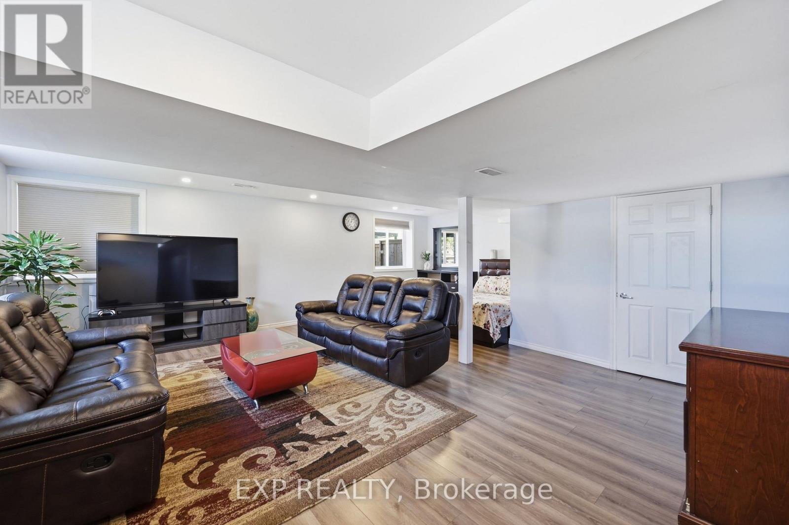 665 Greenhill Avenue E Property Photo 32