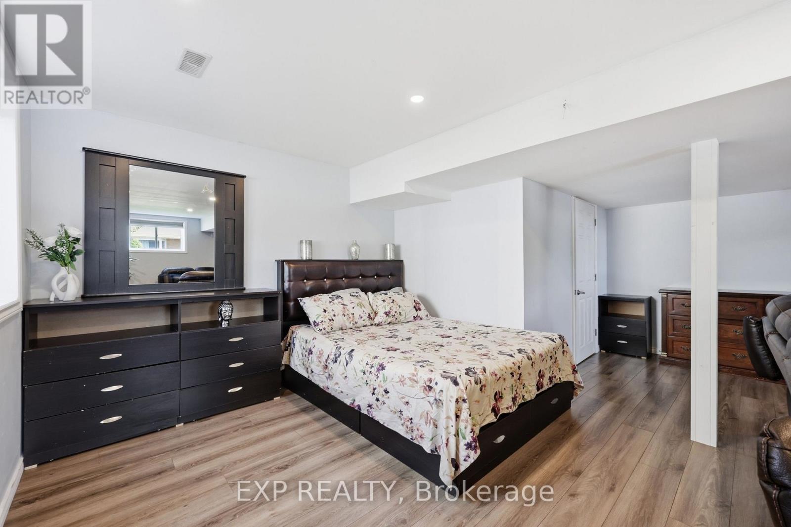 665 Greenhill Avenue E Property Photo 35