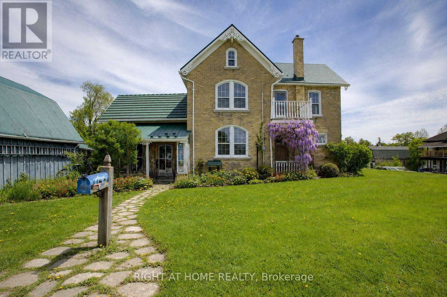 402 Lambton Street E Property Photo 2