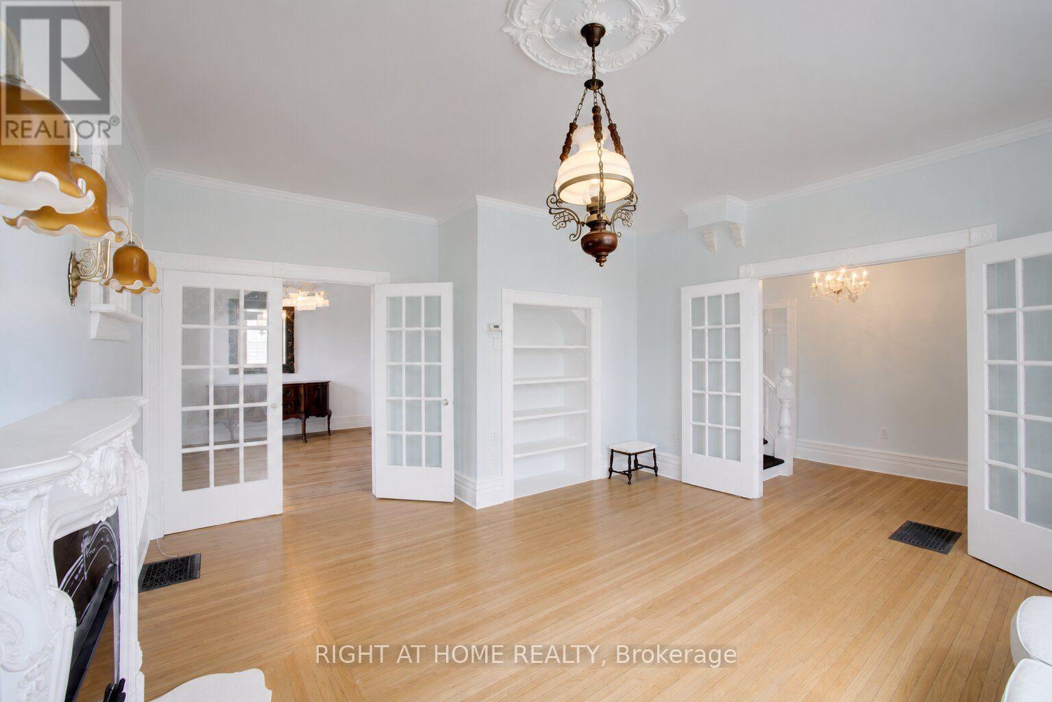 402 Lambton Street E Property Photo 8