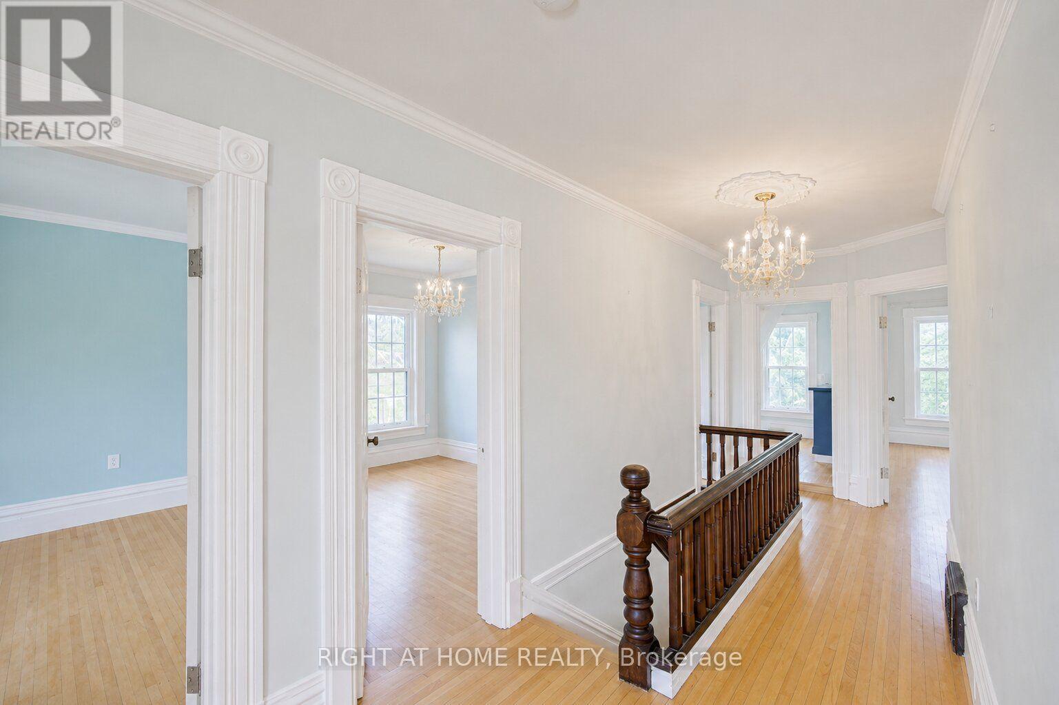402 Lambton Street E Property Photo 21