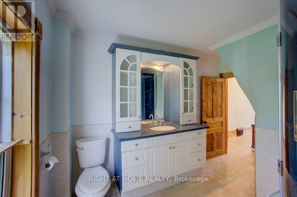 402 Lambton Street E Property Photo 25
