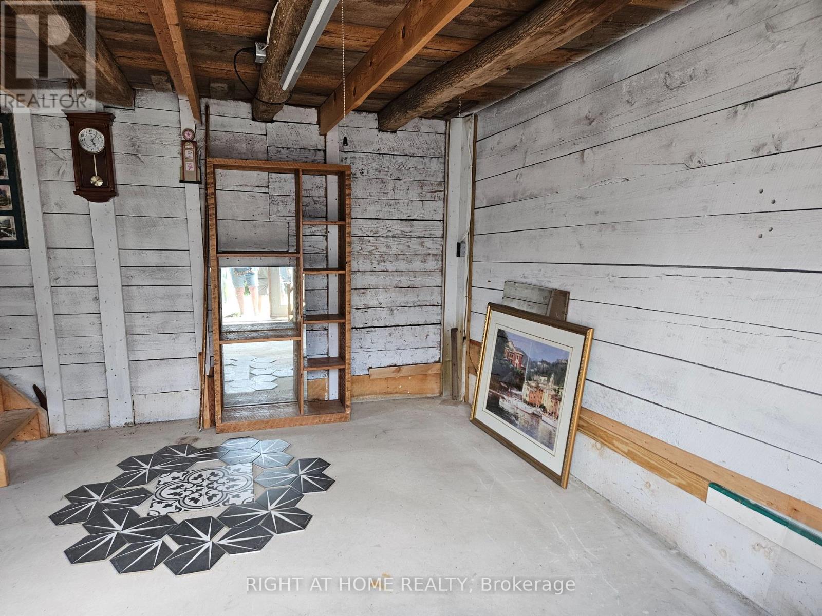 402 Lambton Street E Property Photo 30