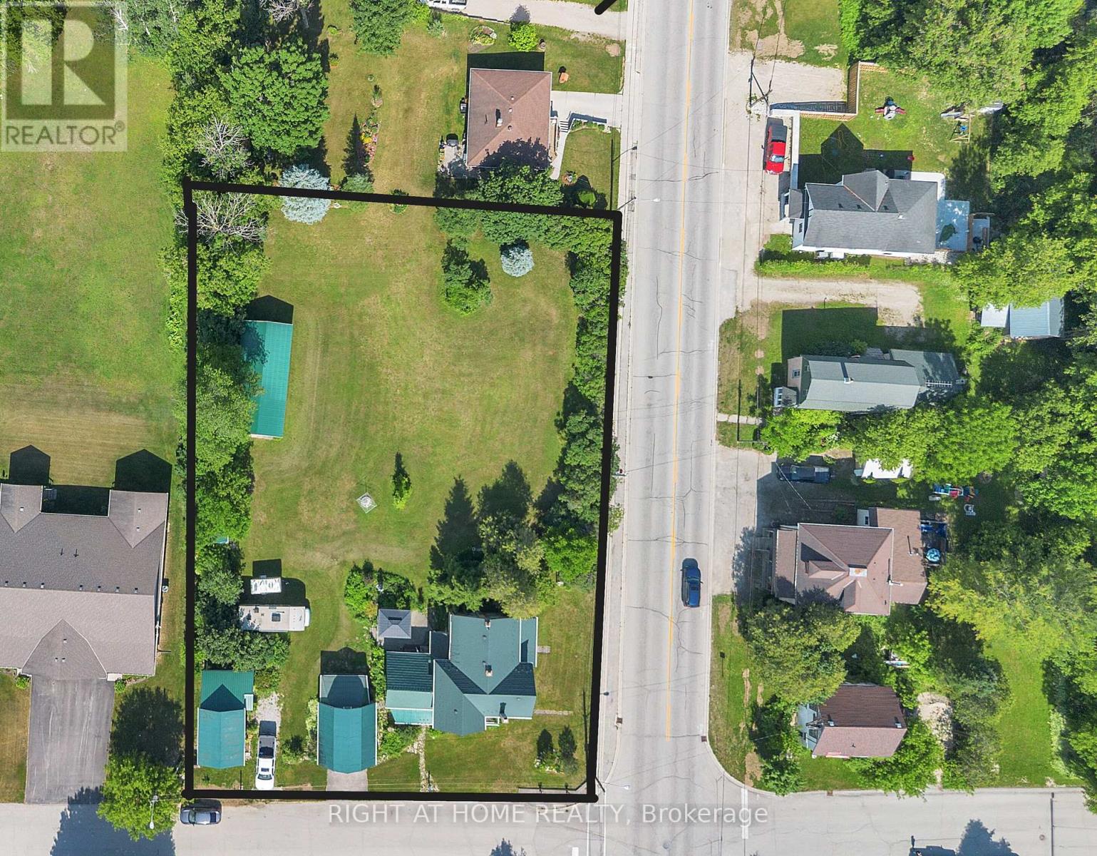 402 Lambton Street E Property Photo 42