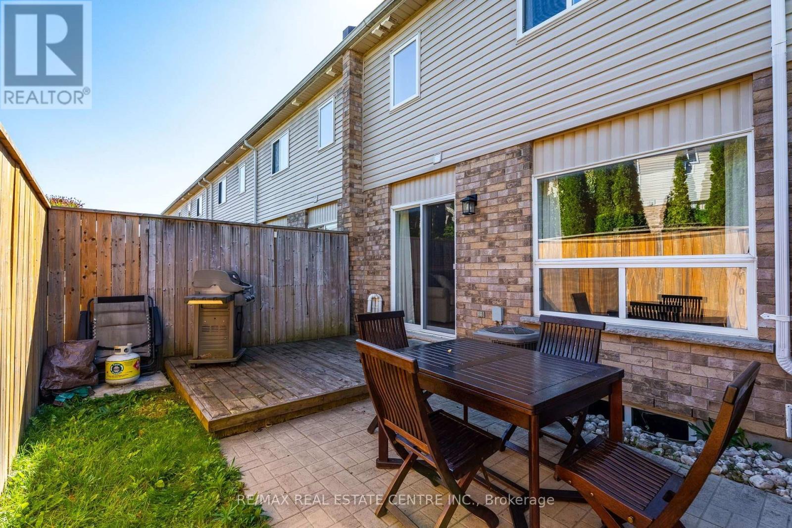 11 - 20 Shackleton Drive Property Photo 32