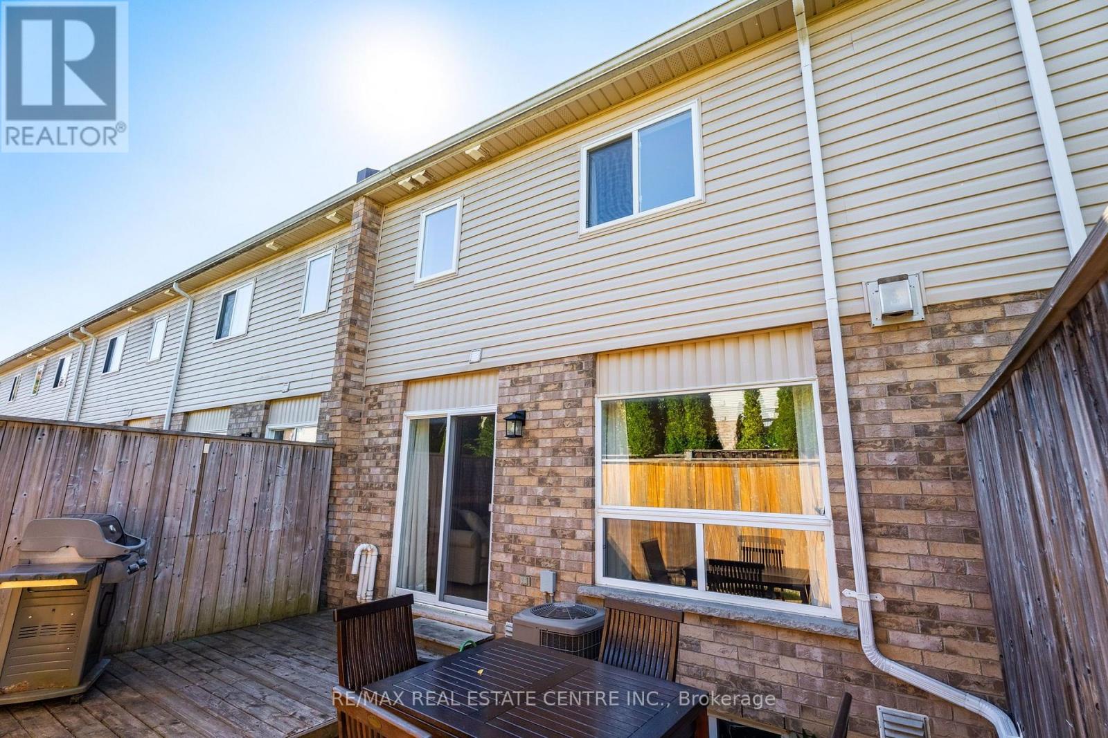 11 - 20 Shackleton Drive Property Photo 34