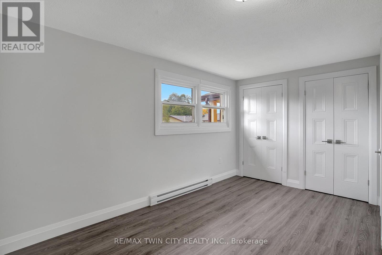 25 - 162 Jansen Avenue Property Photo 10