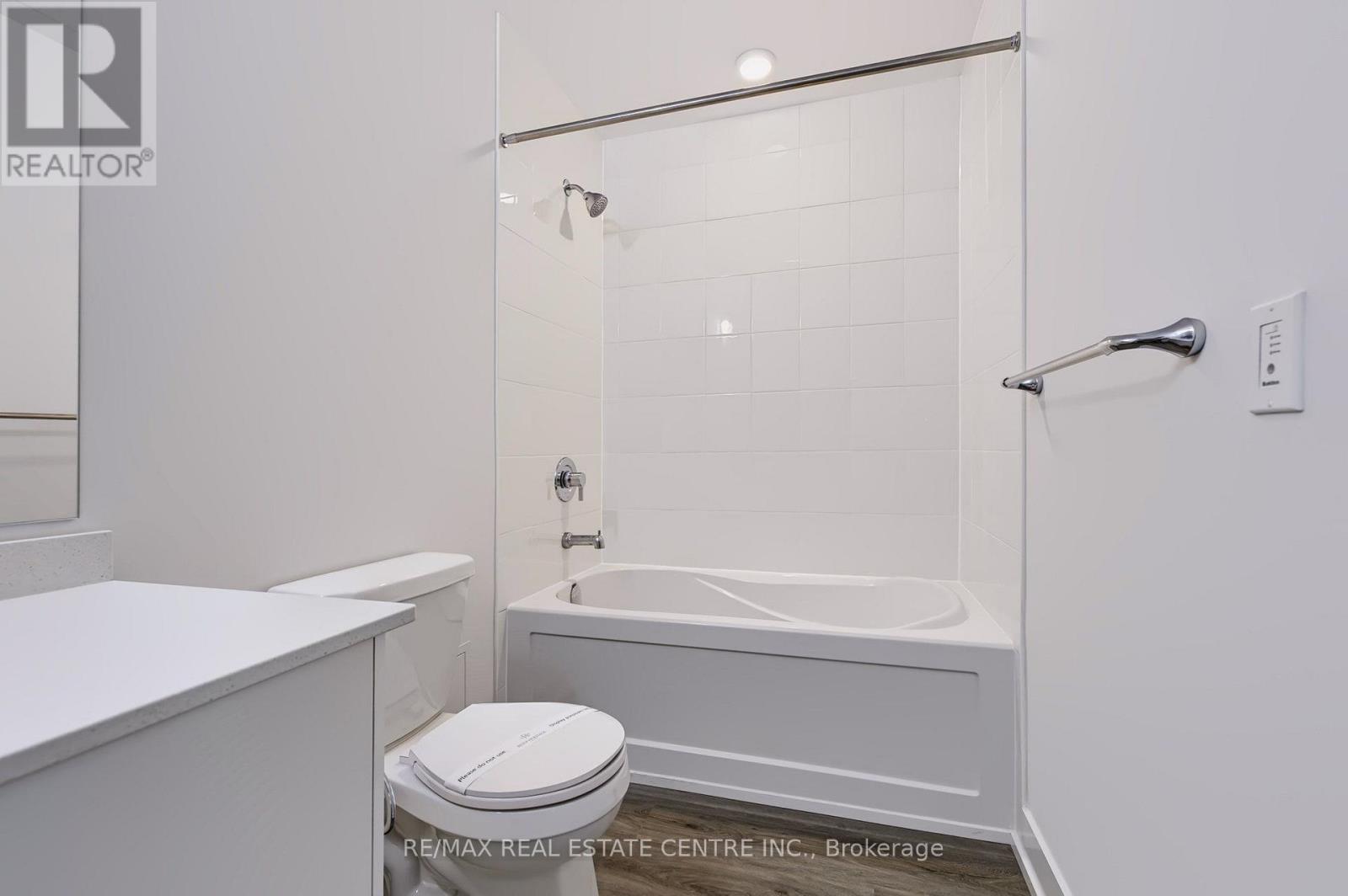 106 - 1000 Lackner Place Property Photo 17