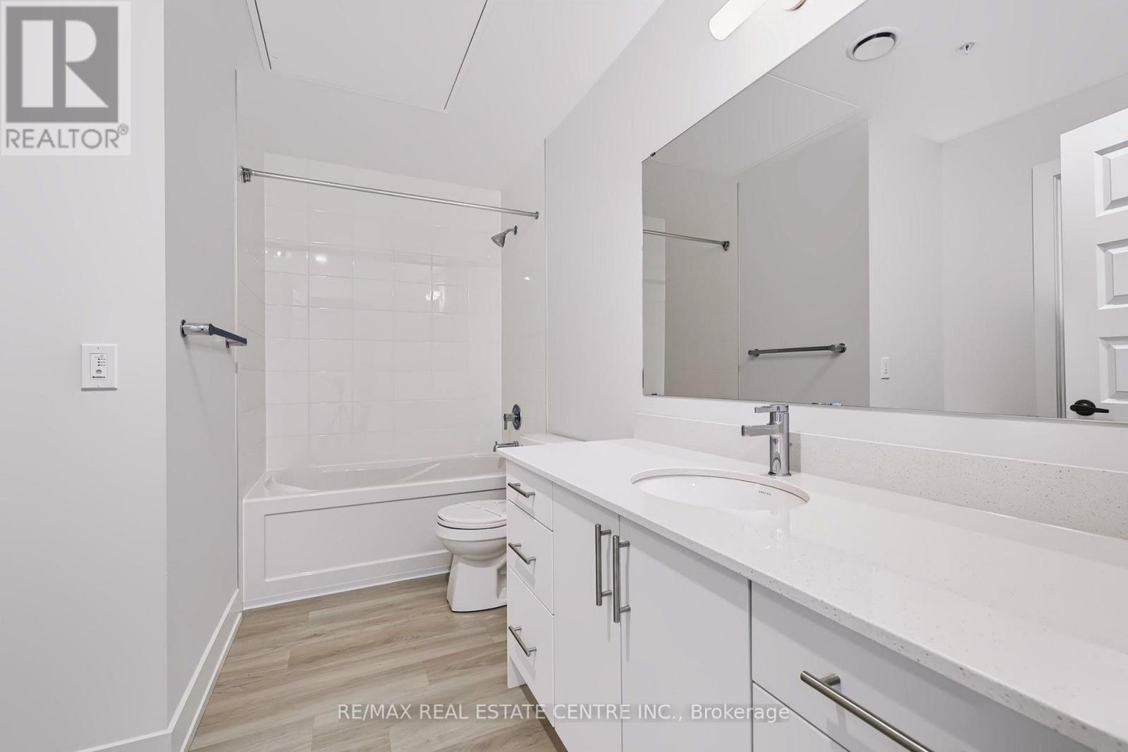 124 - 1100 Lackner Place Property Photo 14