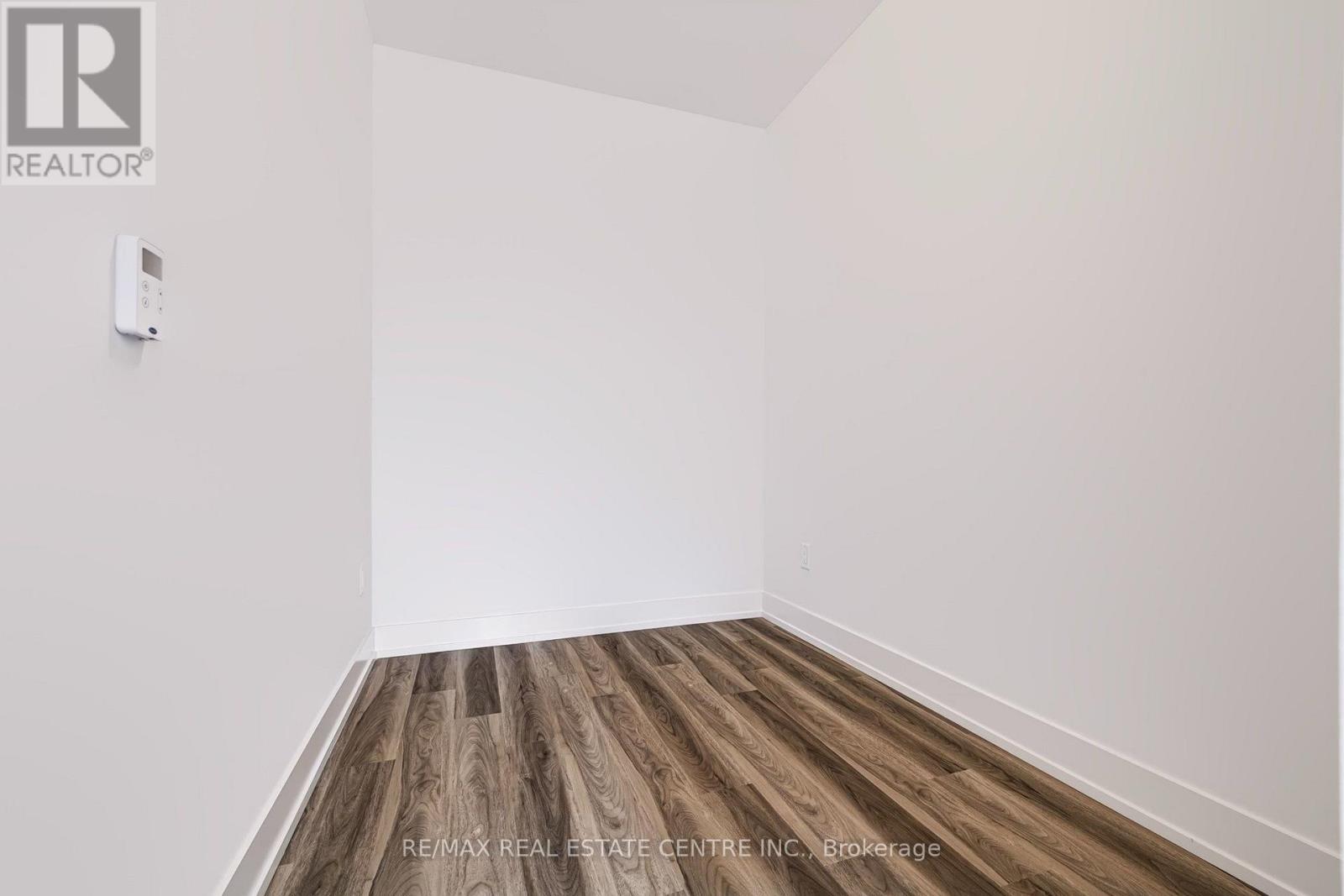 517 - 1100 Lackner Place Property Photo 13