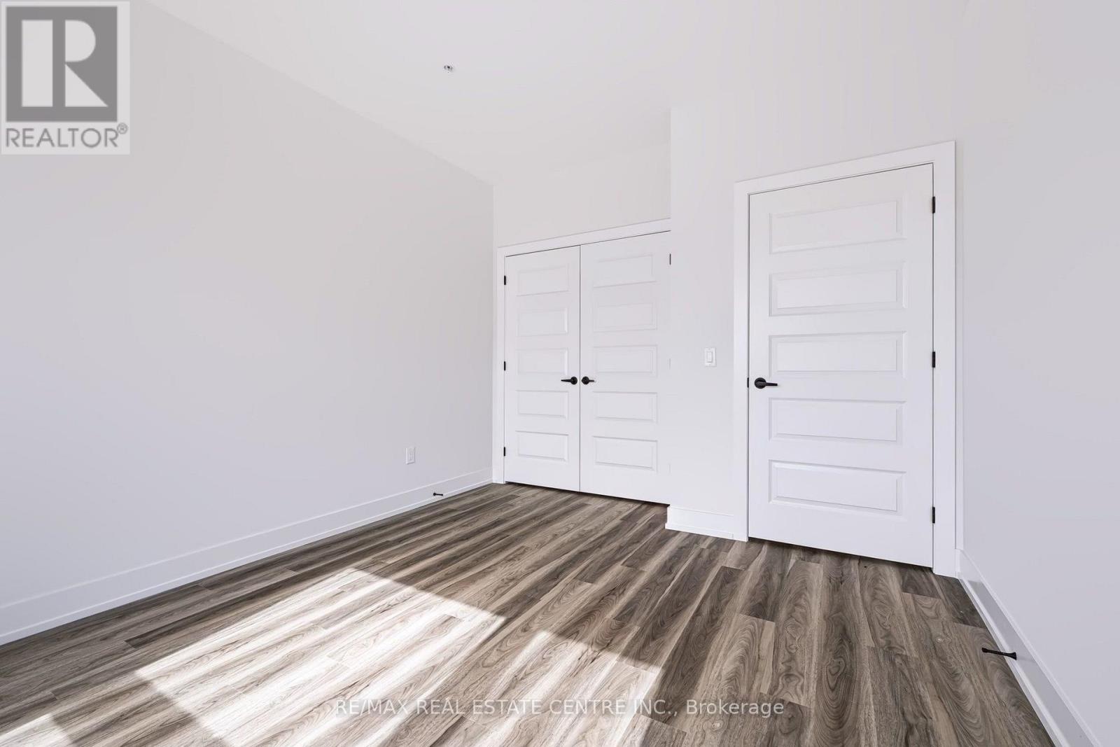 517 - 1100 Lackner Place Property Photo 15