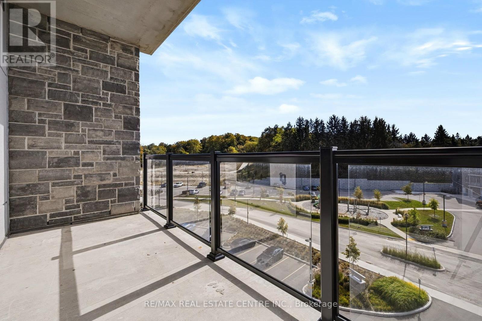 517 - 1100 Lackner Place Property Photo 18