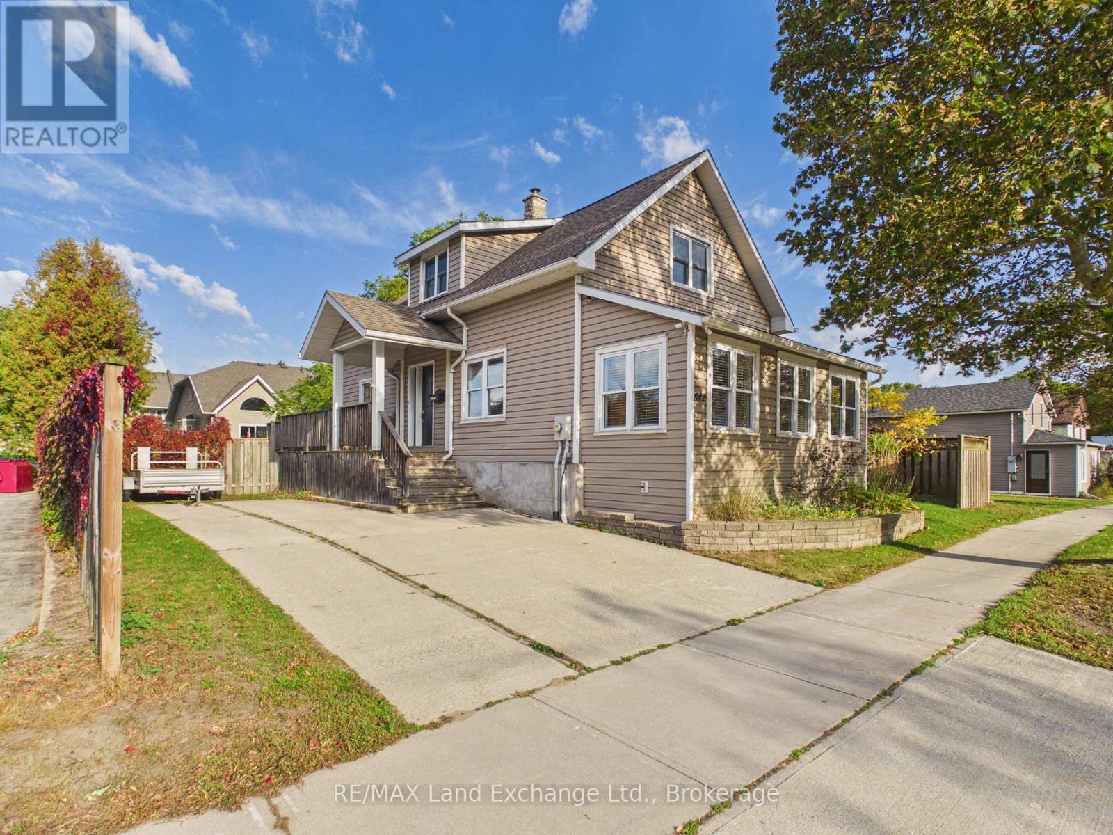 842 OLDE VICTORIA STREET