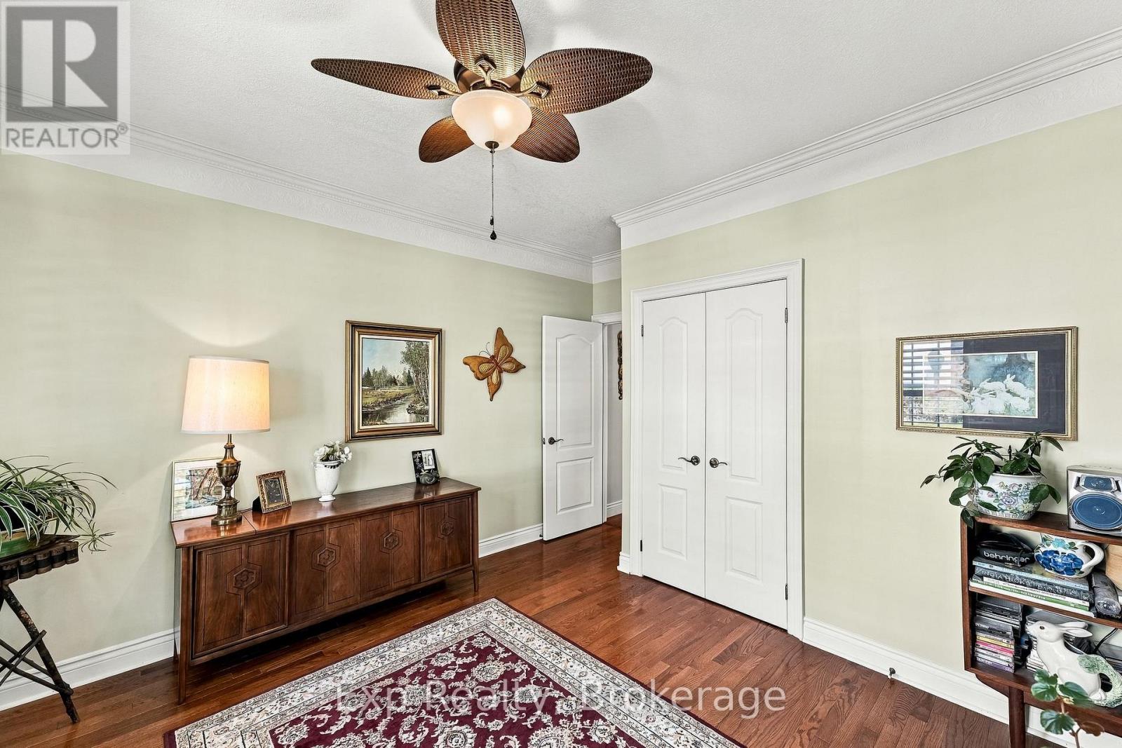 101 - 120 University Avenue E Property Photo 14